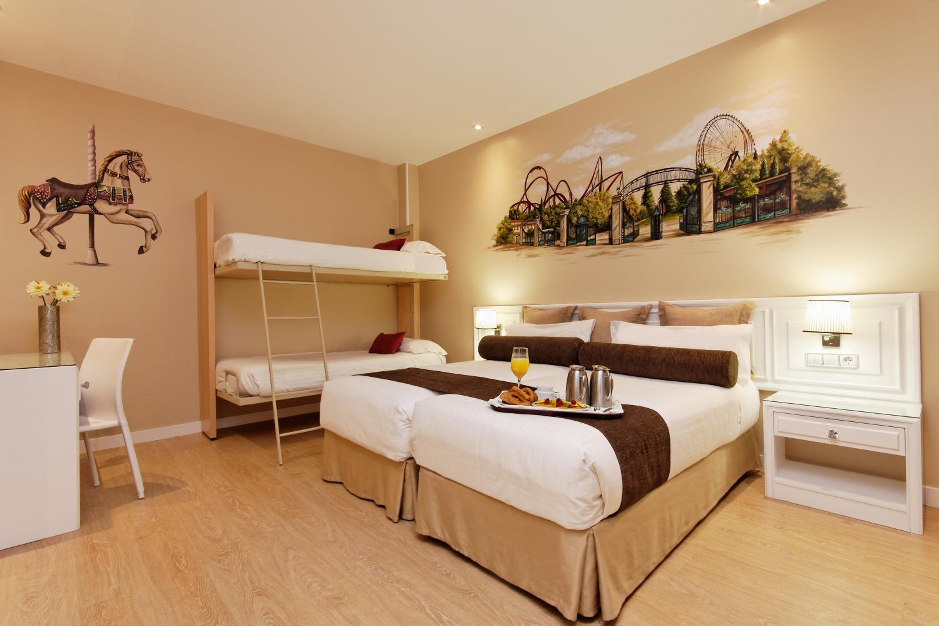 Standard Quadruple Room - Photo 3