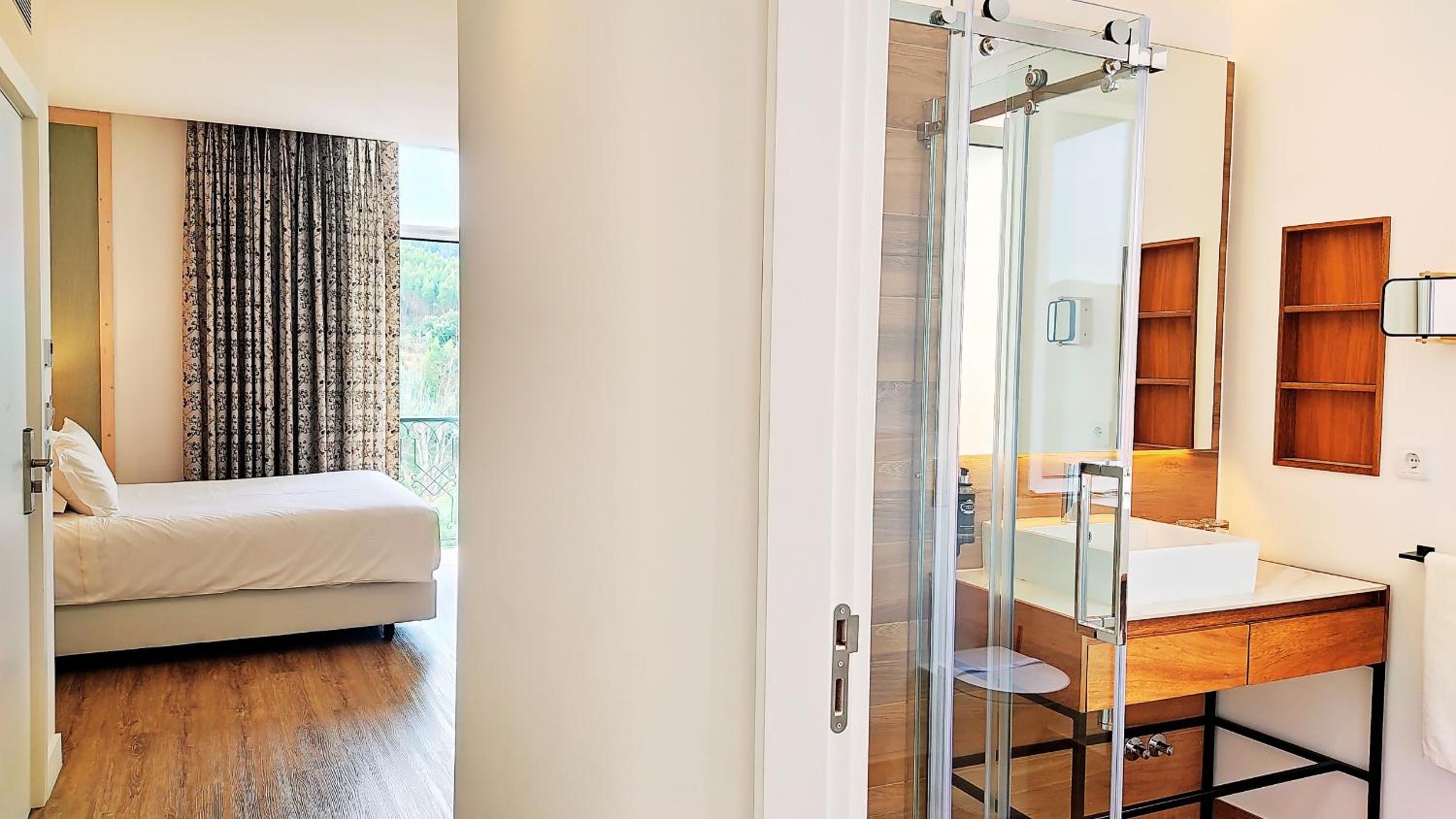 Deluxe Suite - Photo 3