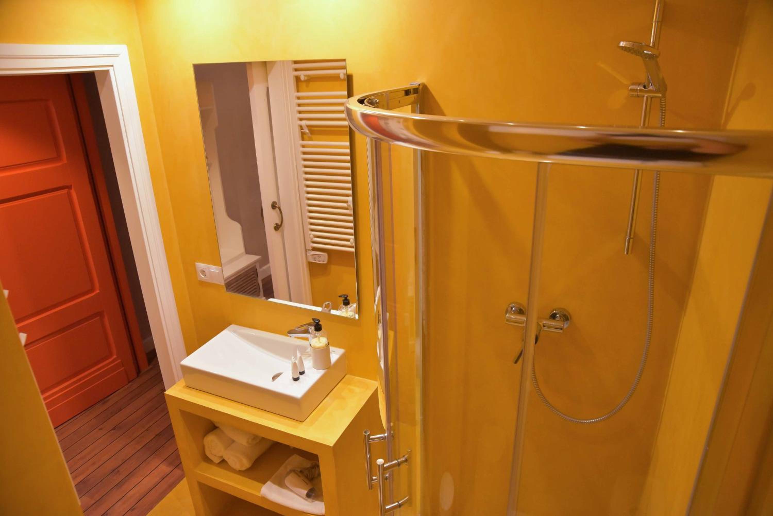 Double Room - Photo 7