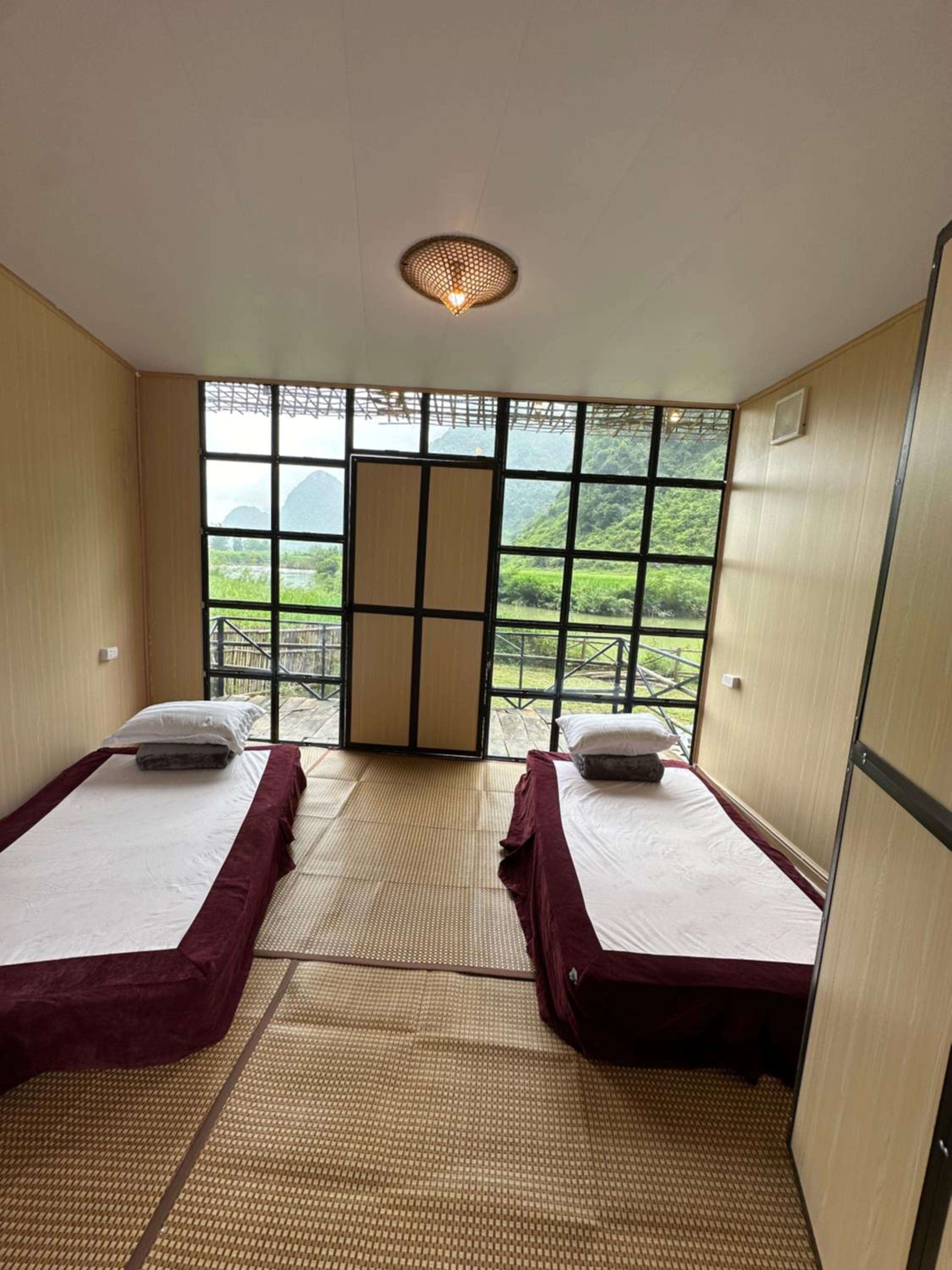 Standard Twin Room with Mountain View photo 1