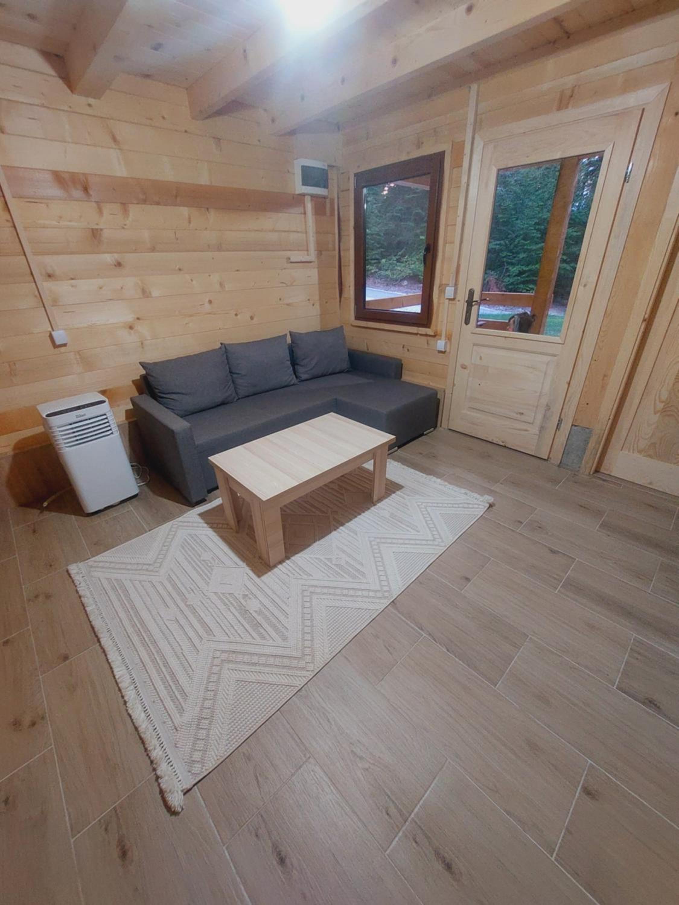 One-Bedroom House photo 1