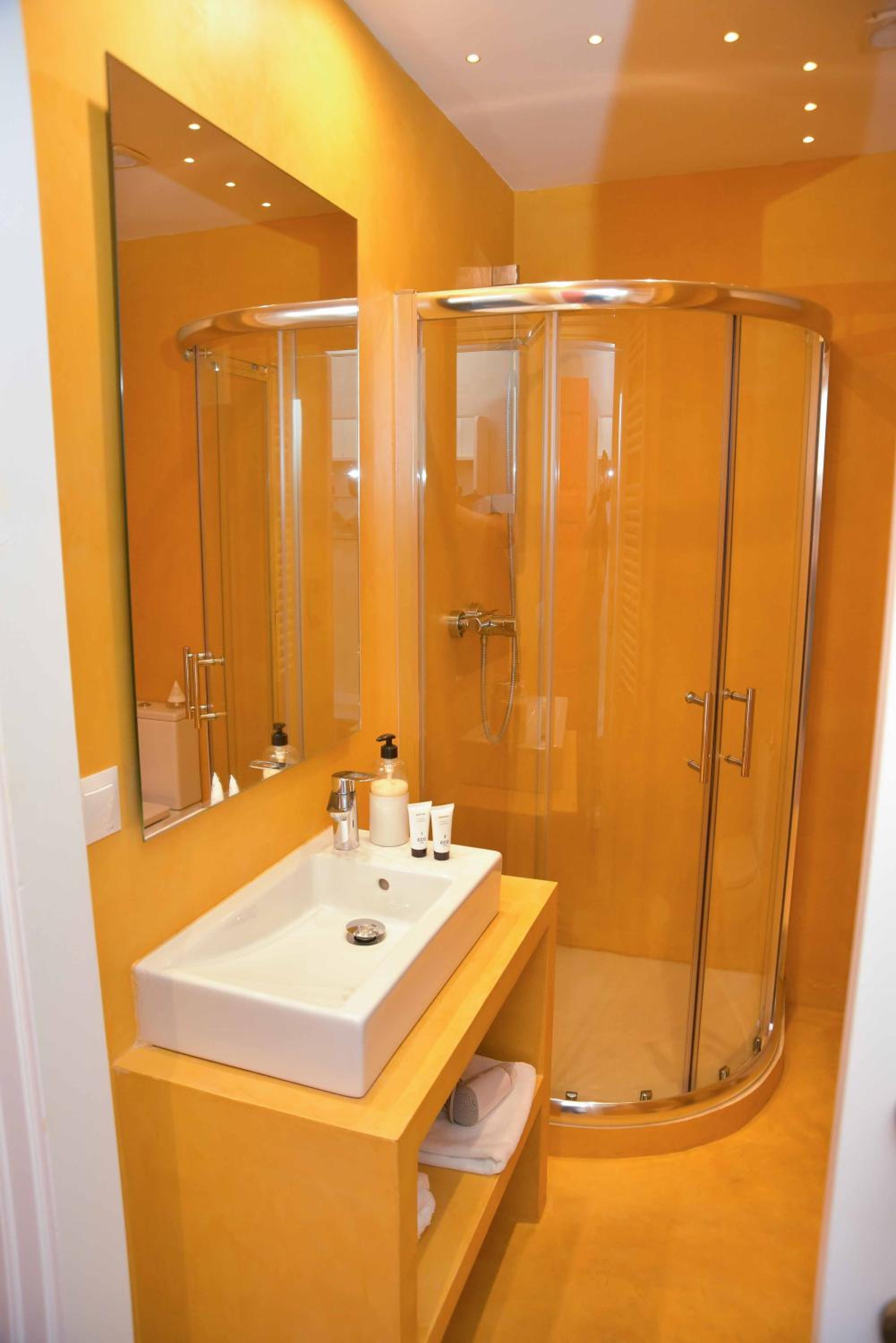Double Room - Photo 10