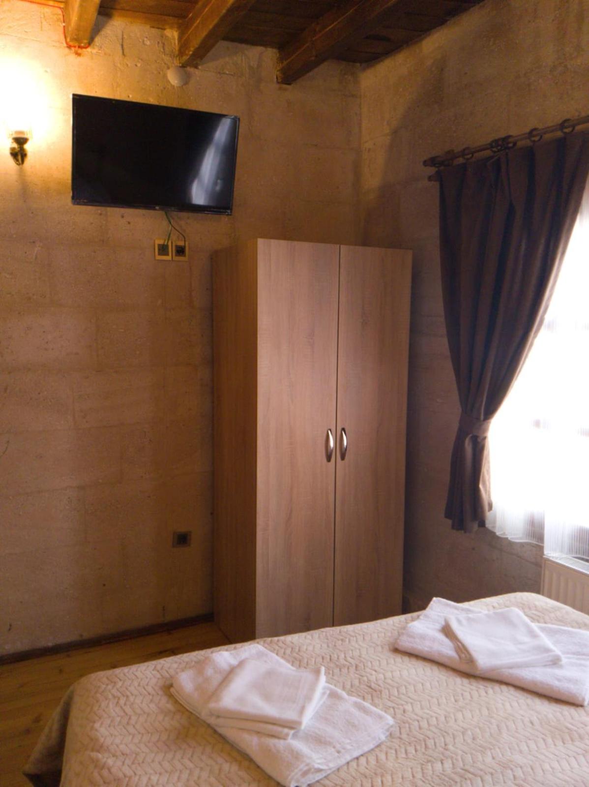 Double Room - Photo 14