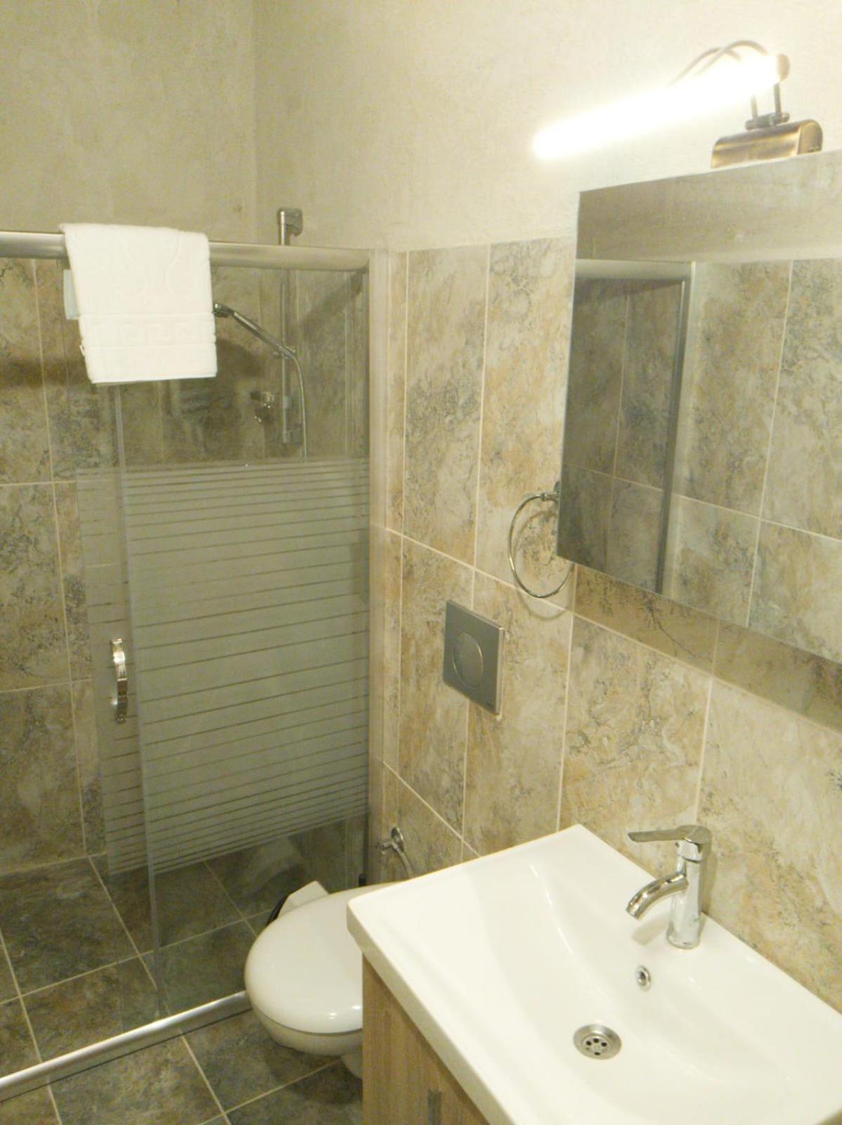 Double Room - Photo 11