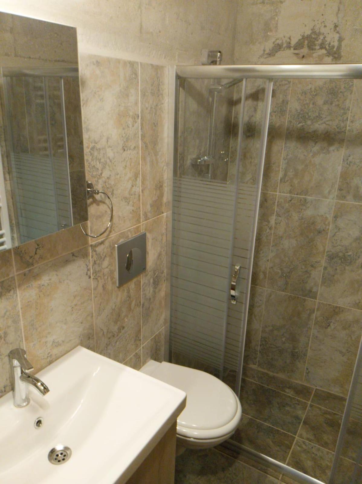 Double Room - Photo 6