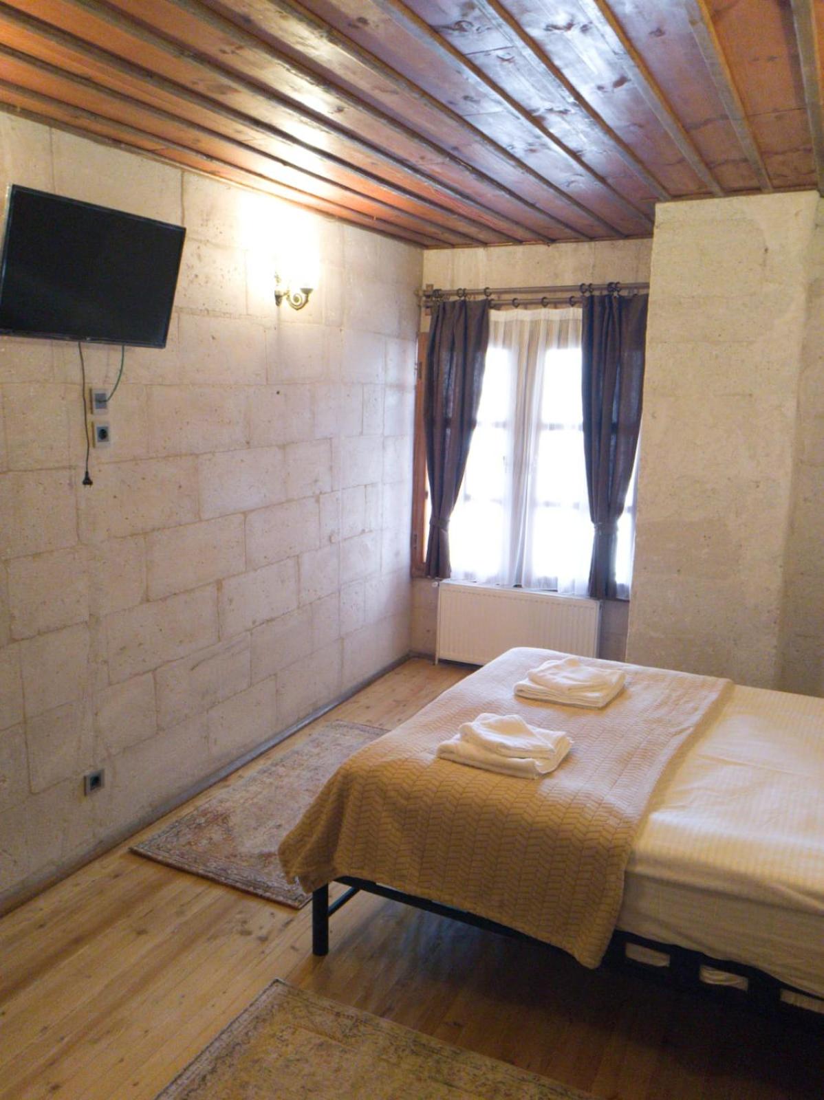 Double Room - Photo 24