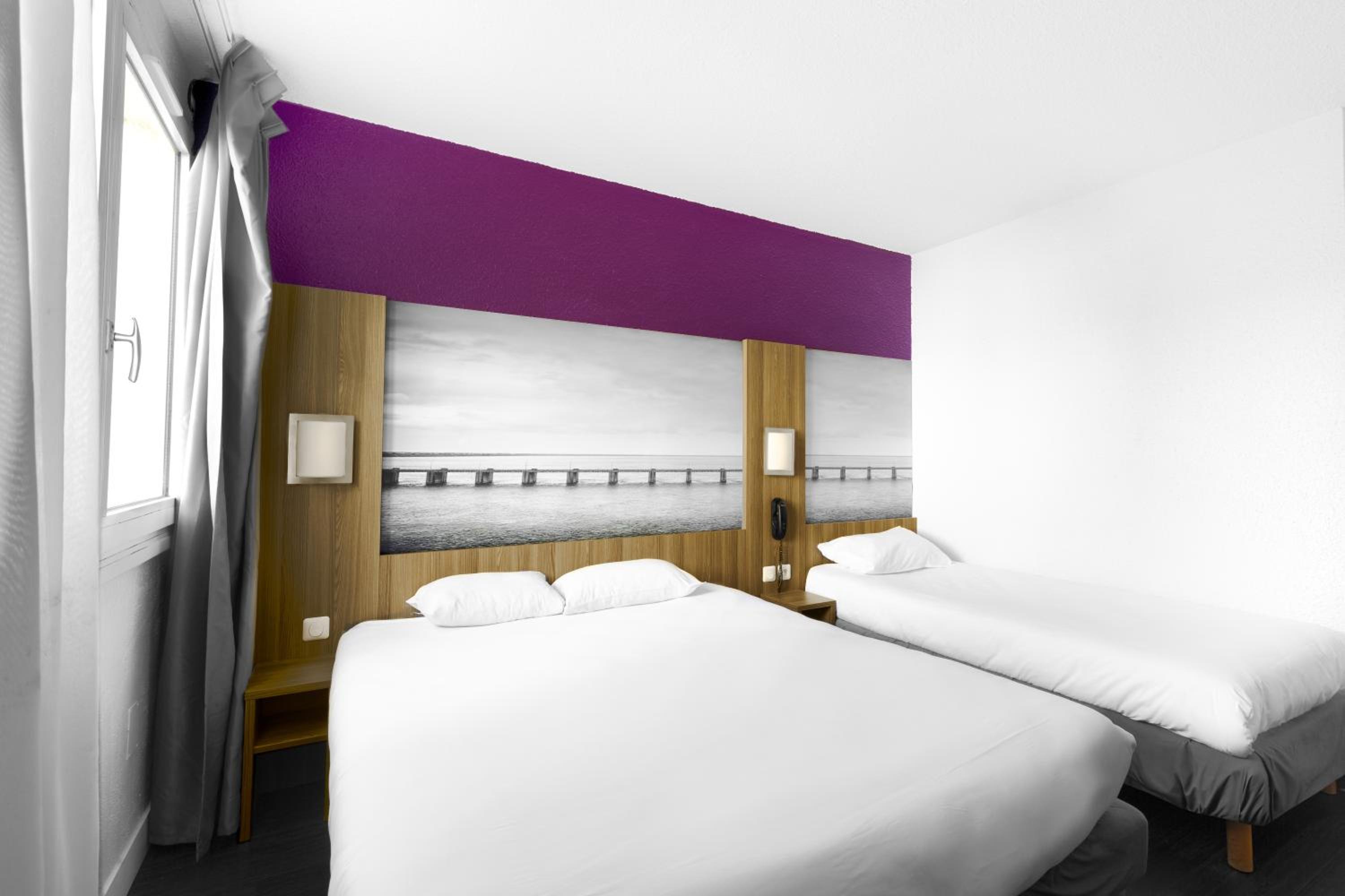 Triple Room with 1 Double Bed and 1 Single Bed photo 2