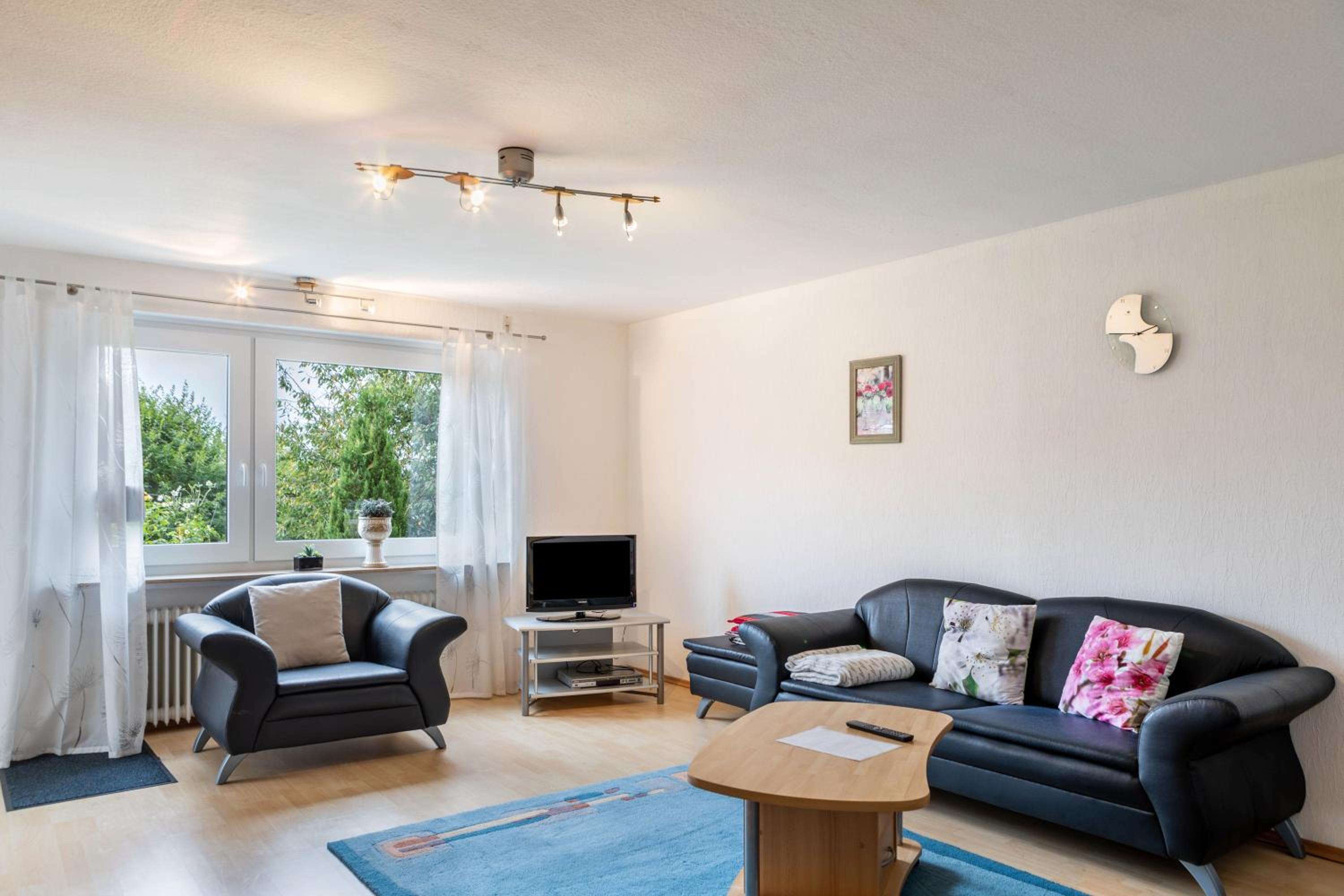 One-Bedroom Apartment with Garden View photo 1