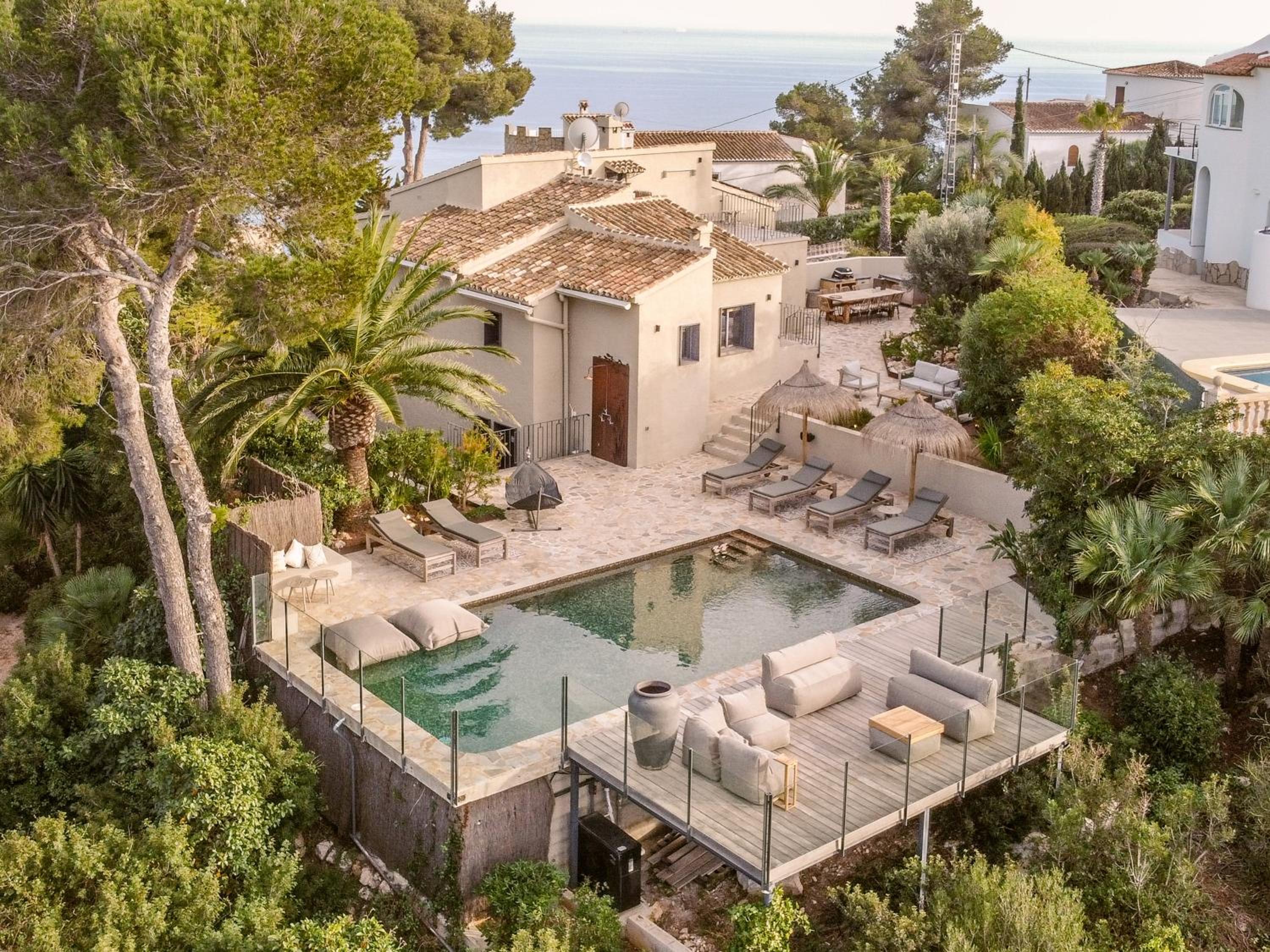 Deluxe Villa photo 2