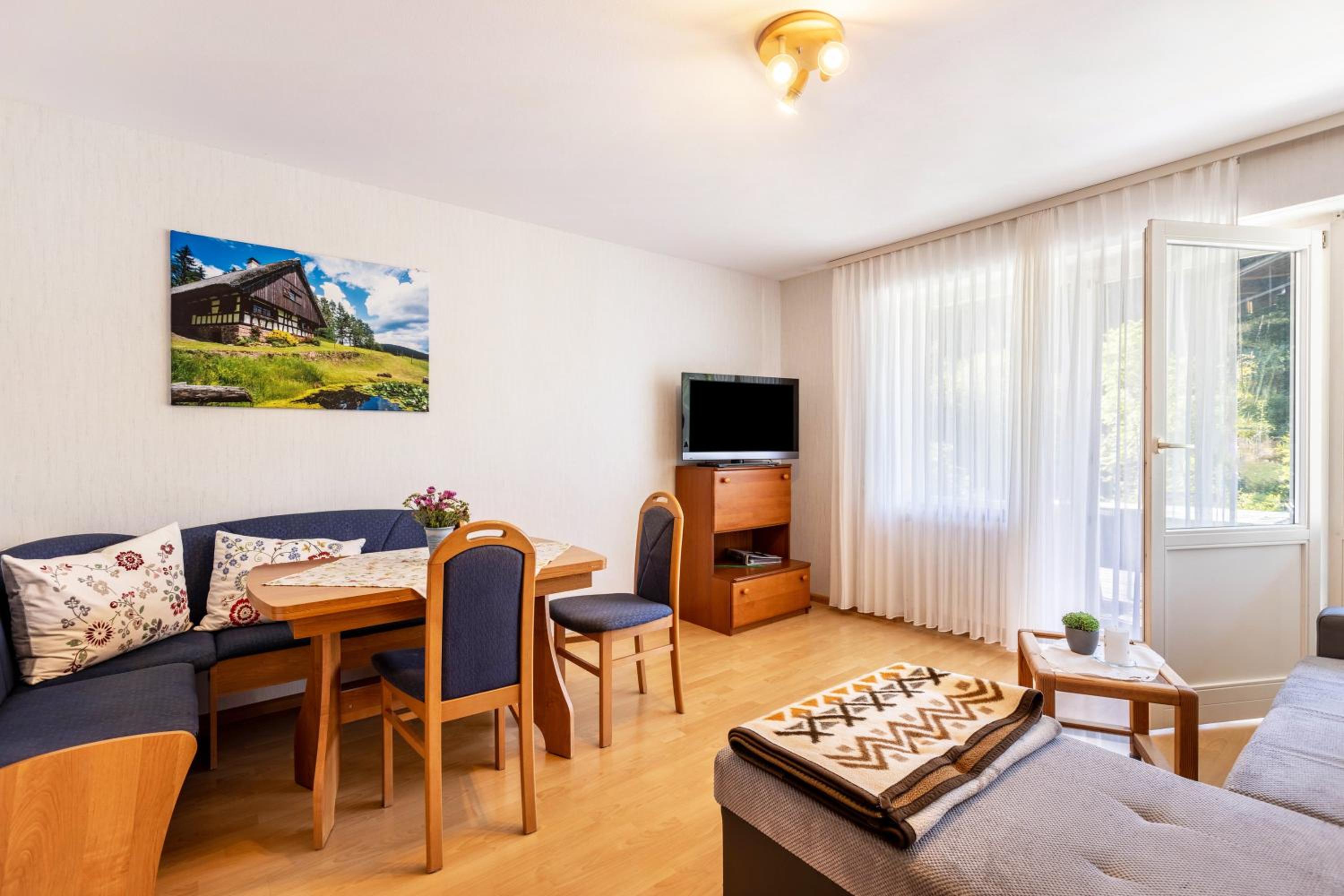 Two-Bedroom Deluxe Apartment with Garden View