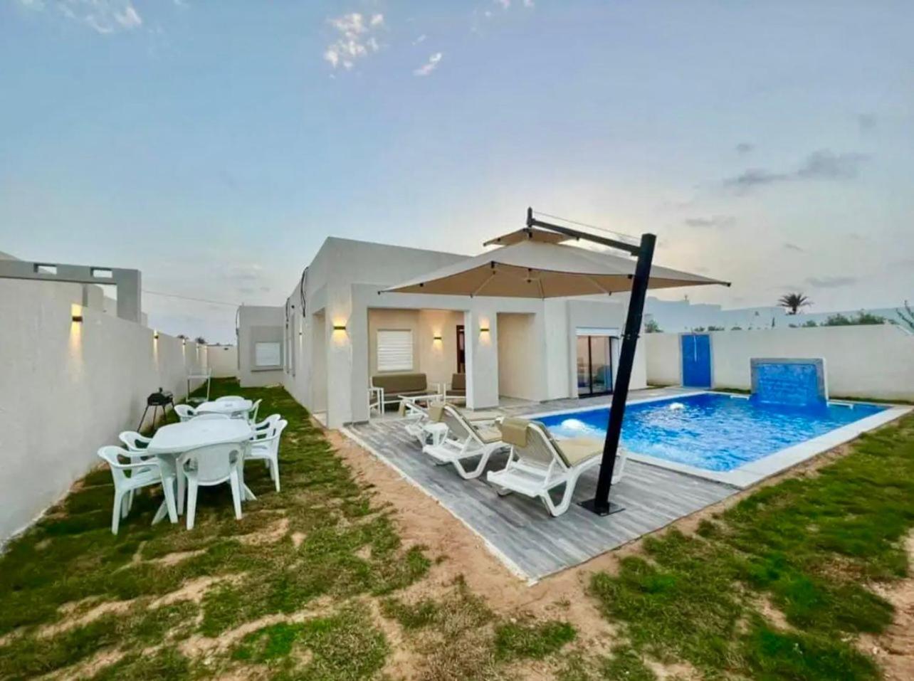 Villa photo 3