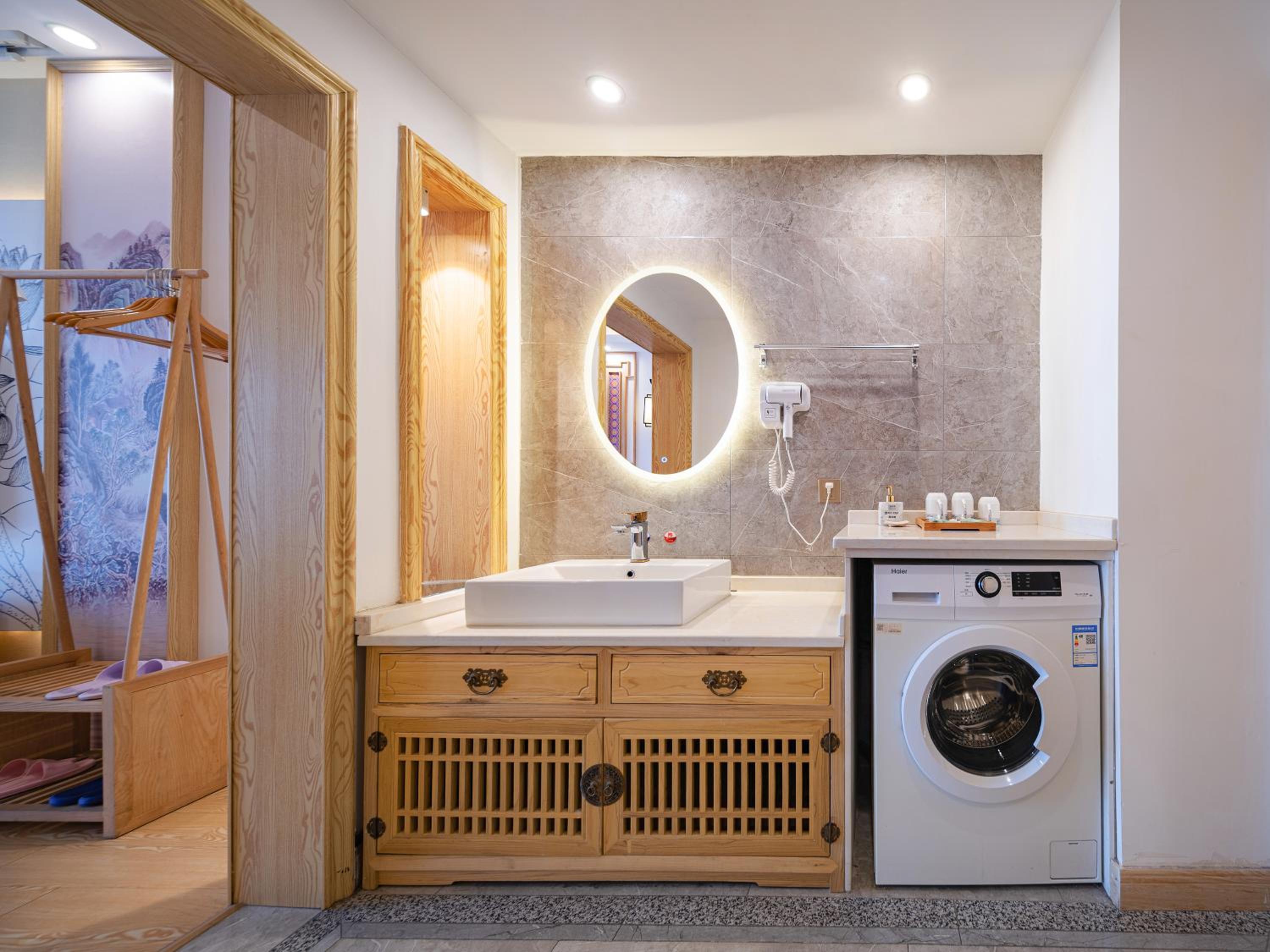 Quadruple Room with Private Bathroom photo 2