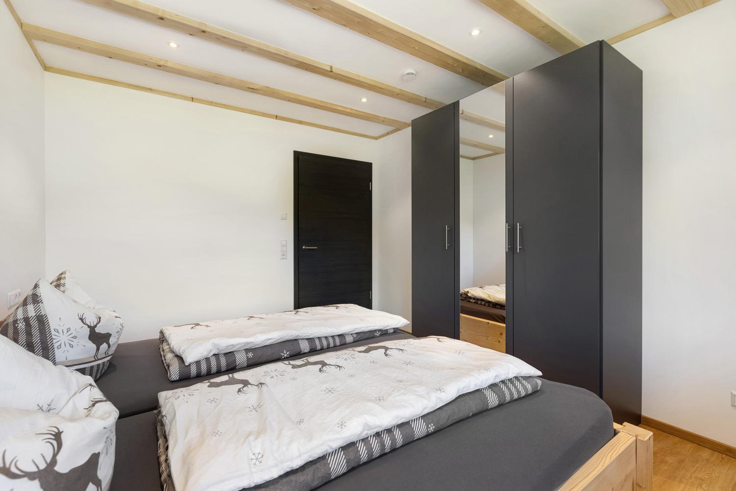 Three-Bedroom Premium Apartment with Balcony photo 2