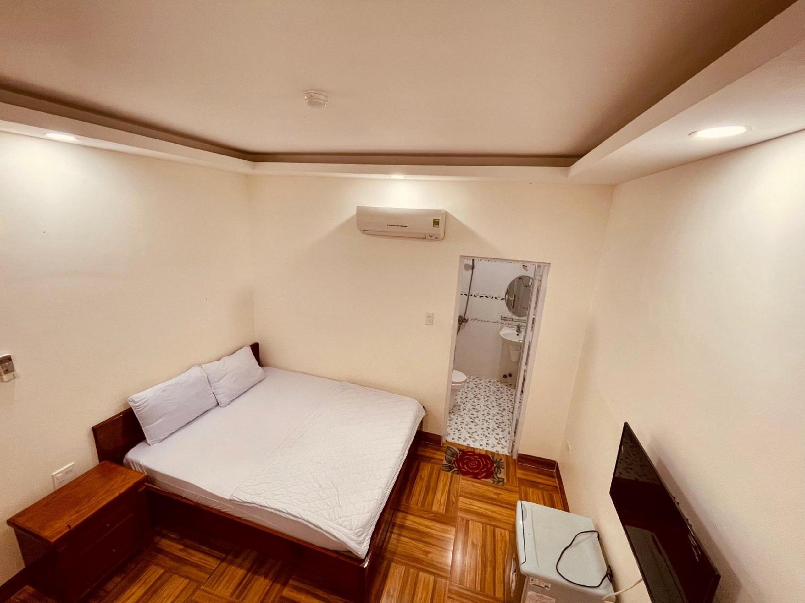 Standard King Room photo 2