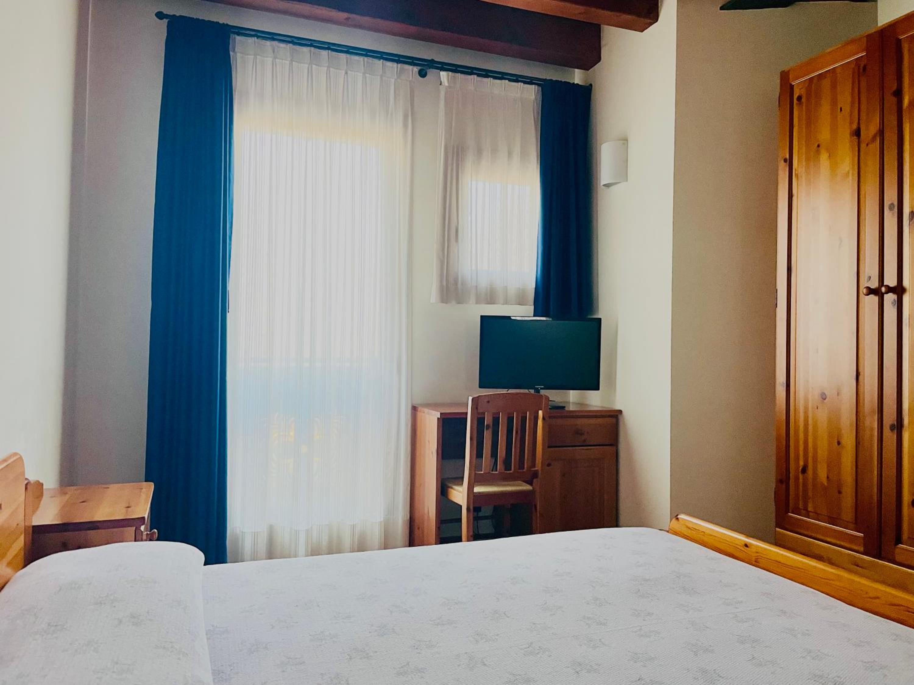 Large Double Room photo 2