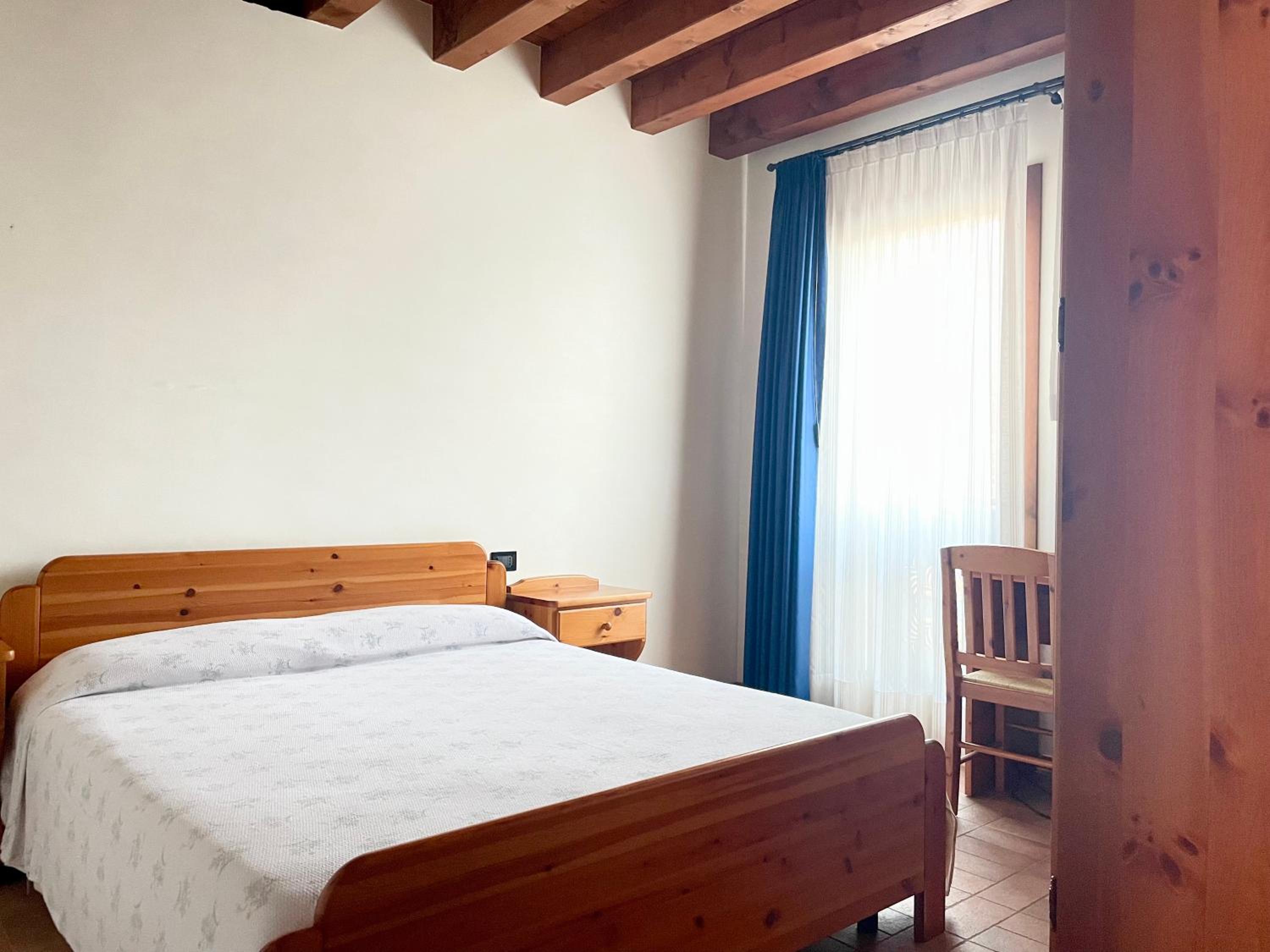 Large Double Room photo 1