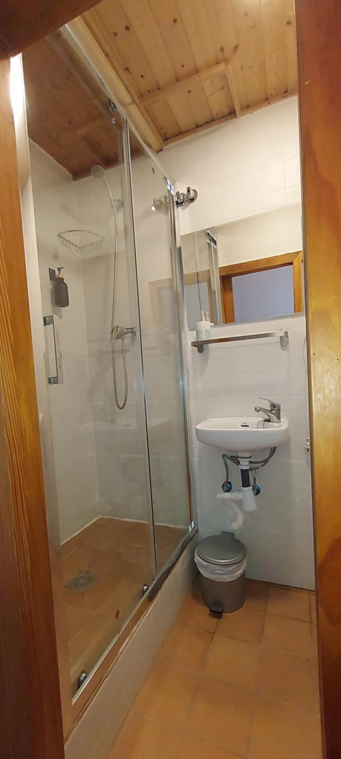 Double Room with Private Bathroom photo 2