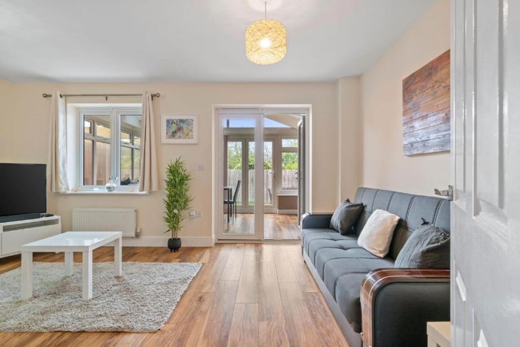 Three-Bedroom House photo 1