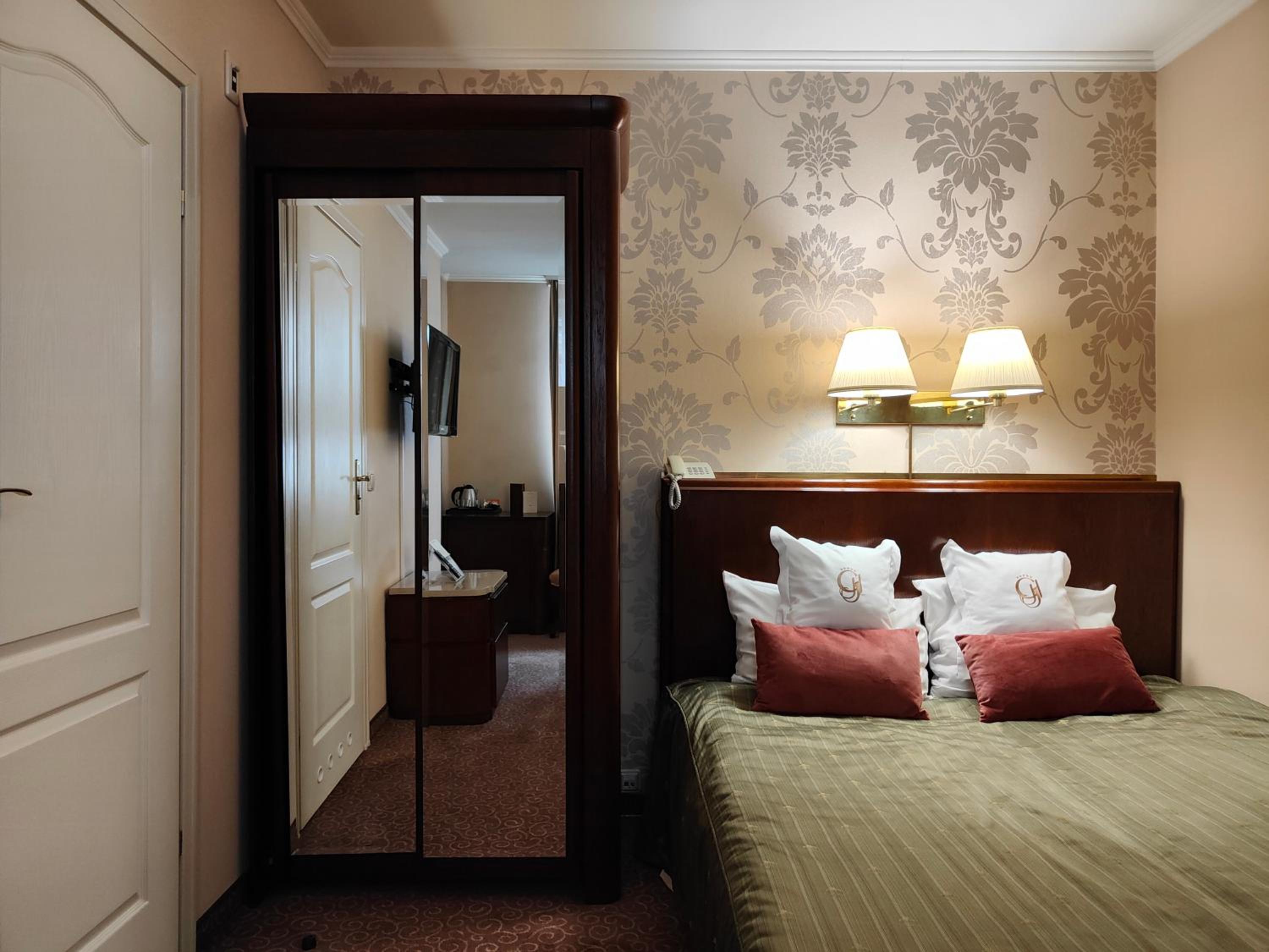 Economy Double Room - Photo 2