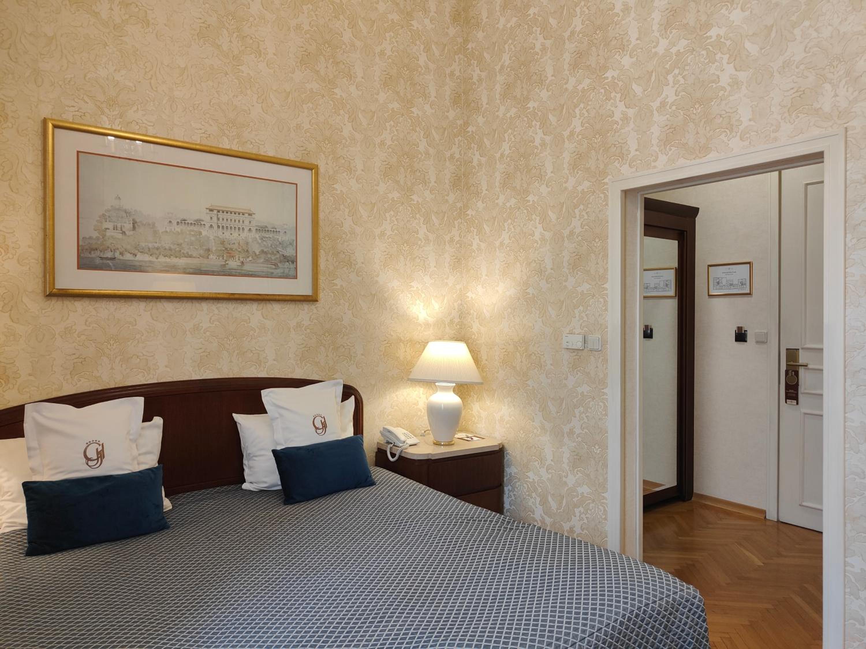 Economy Double Room - Photo 4