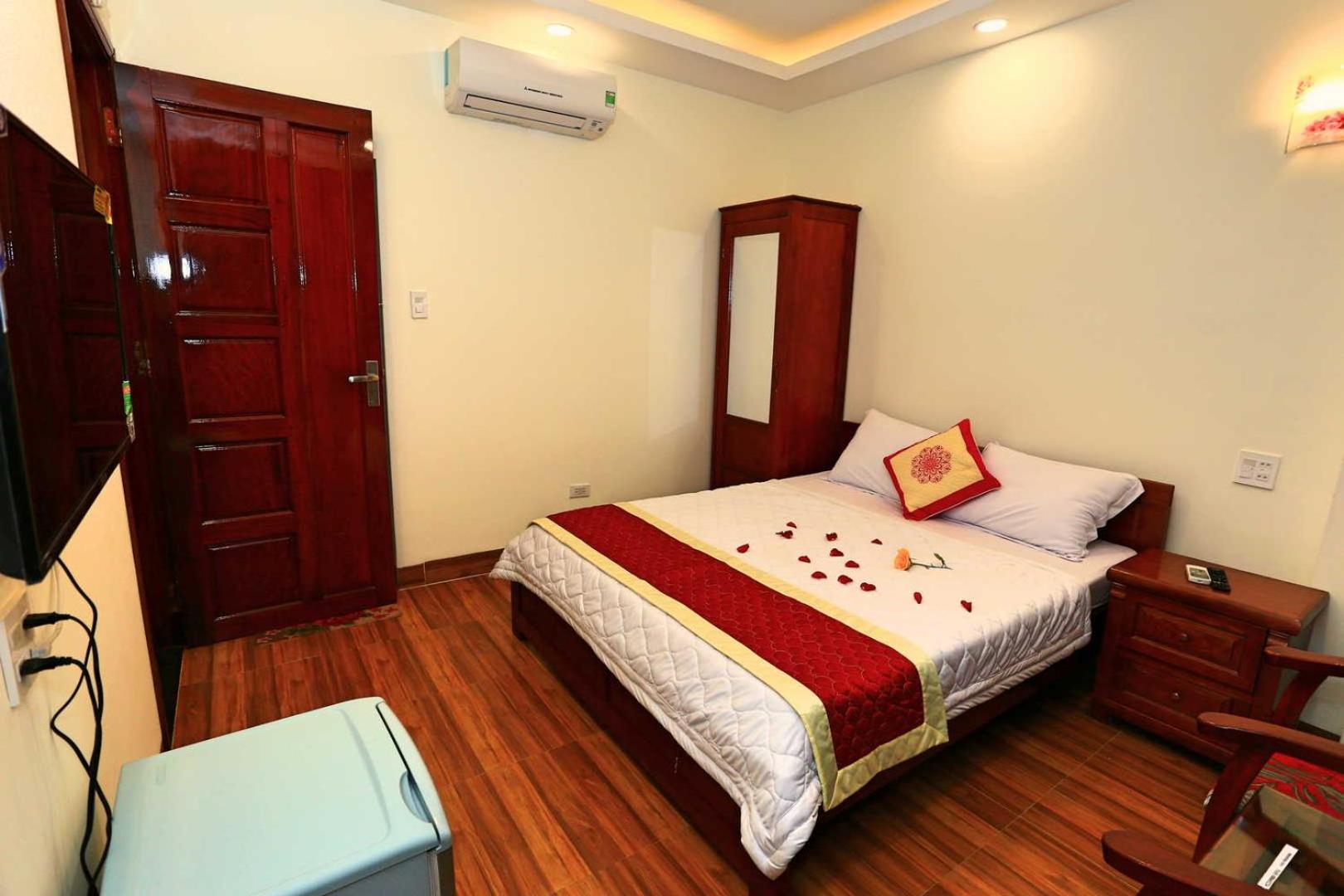 Standard King Room photo 3