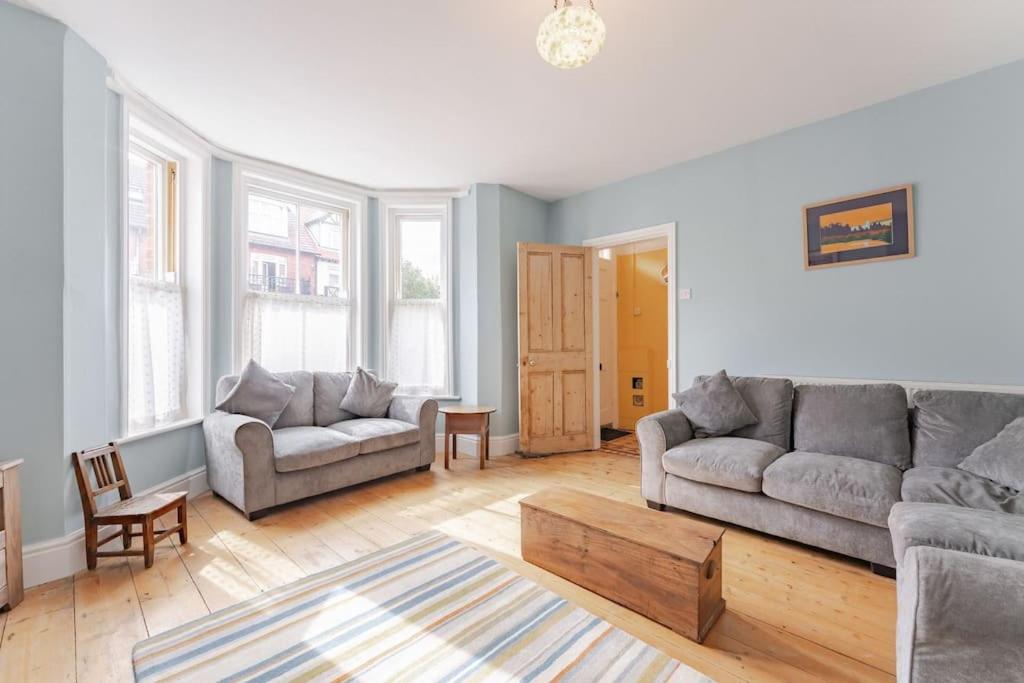 Four-Bedroom House photo 1