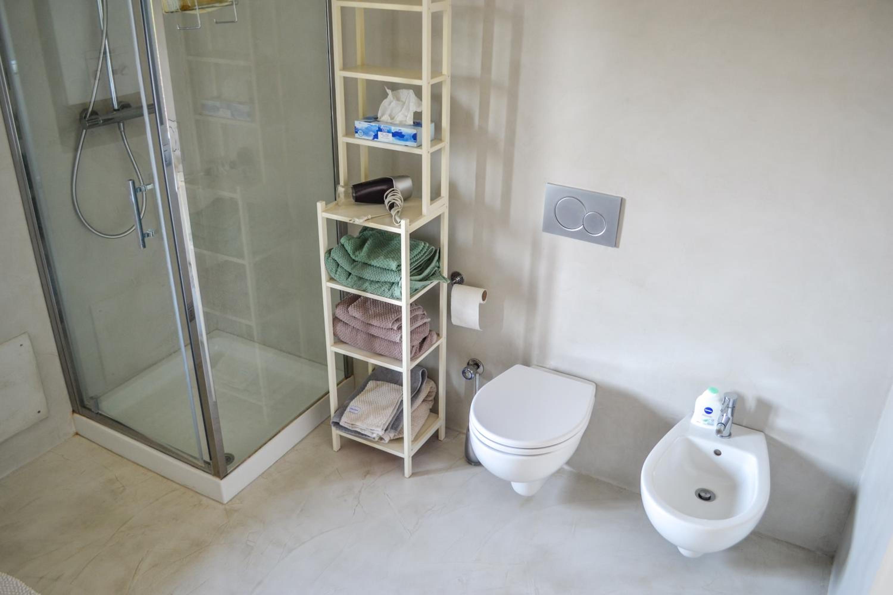 One-Bedroom Apartment photo 3