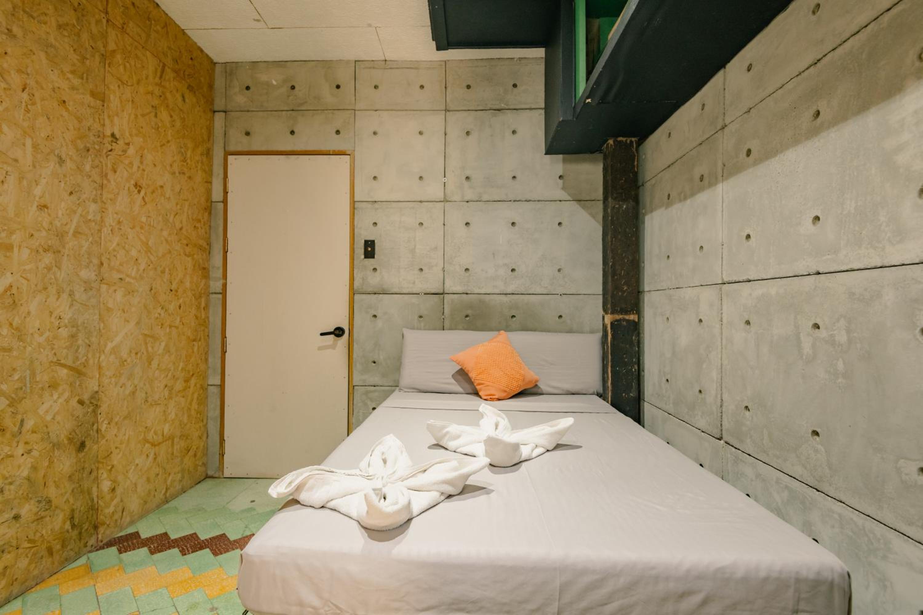 Small Double Room - Photo 4