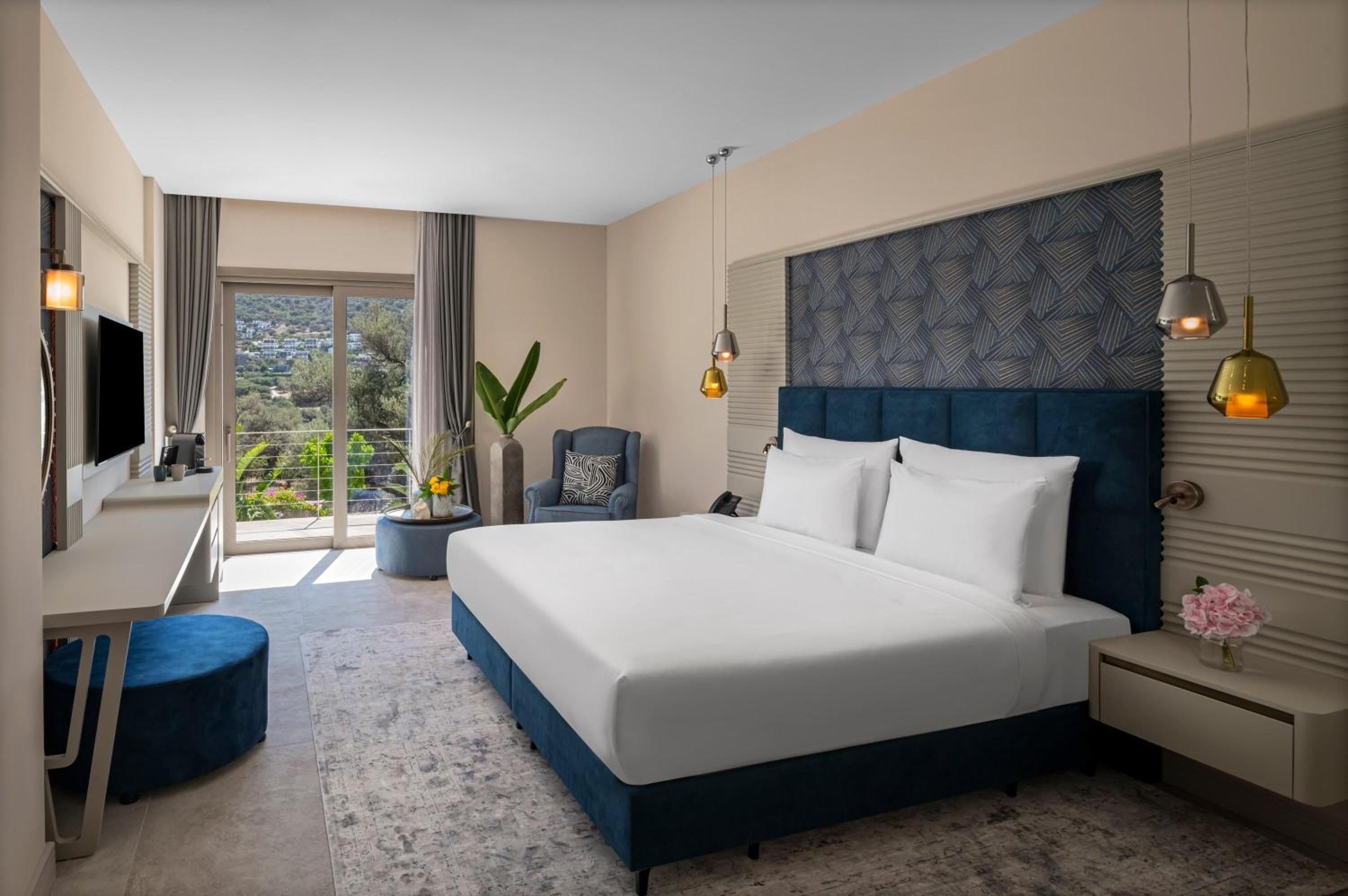 Garden View Deluxe Room With Balcony photo 1