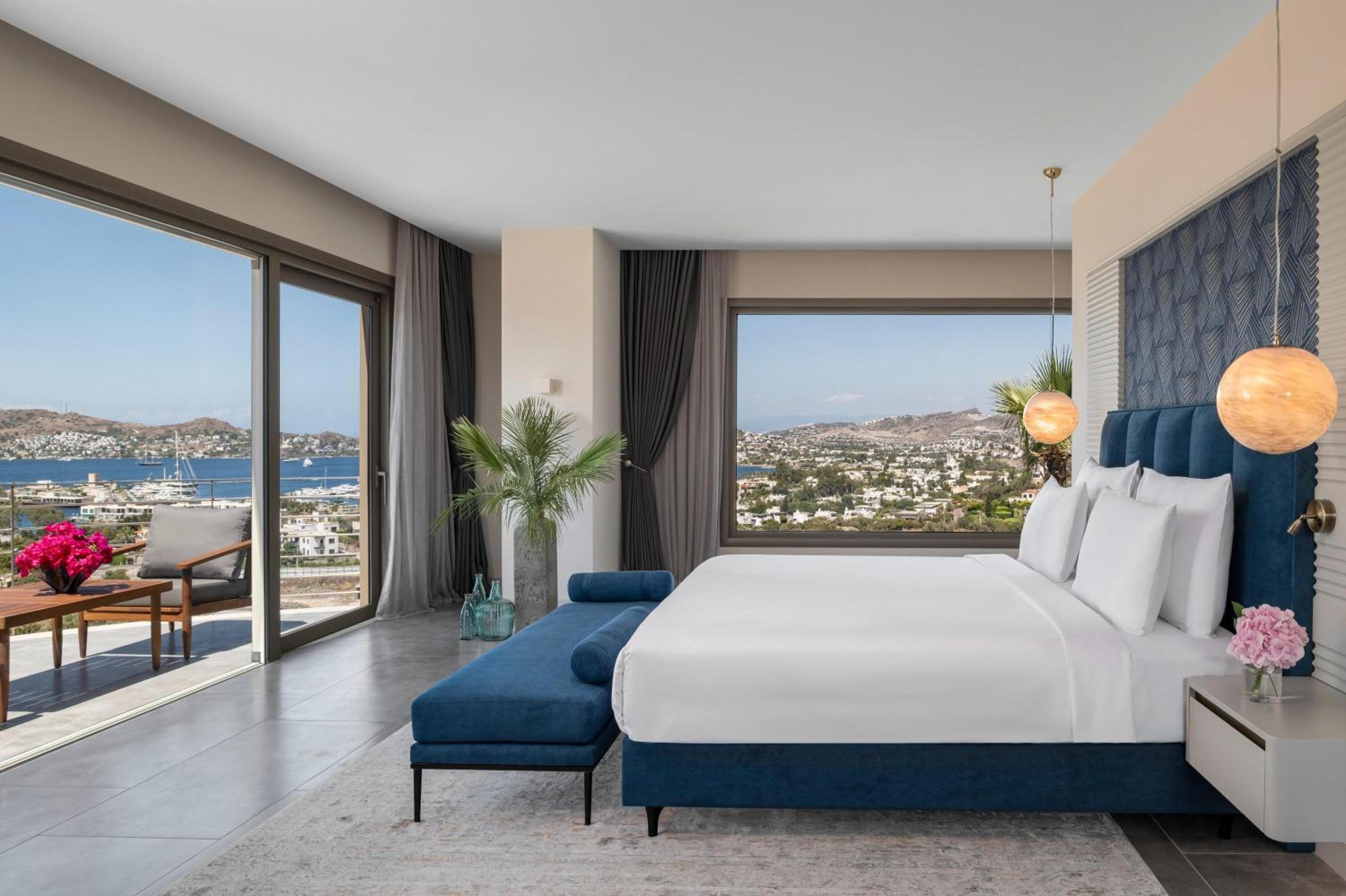 Premium Sunset Suite With Balcony photo 1