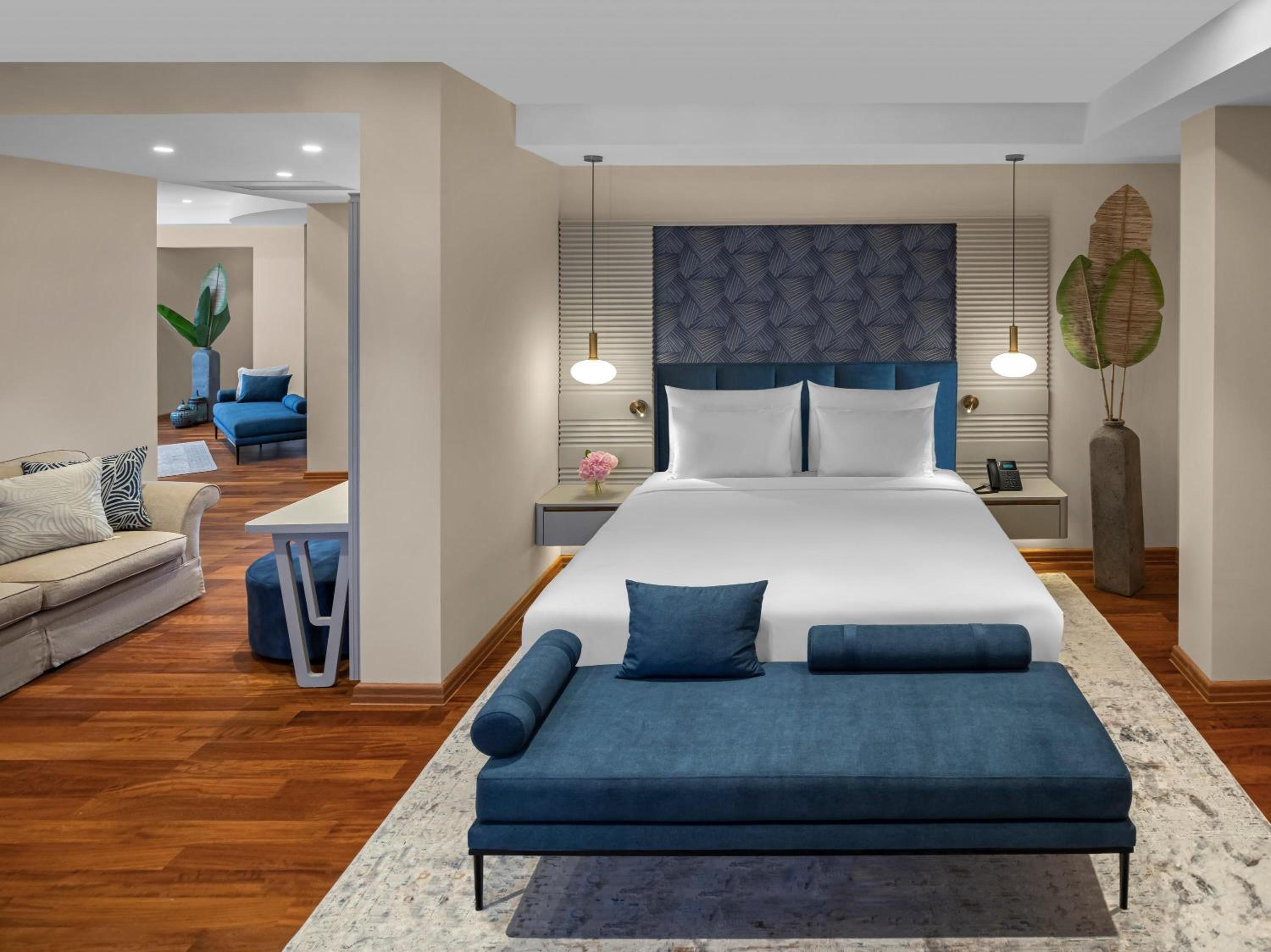 Sea View Deluxe Suite - Photo 1