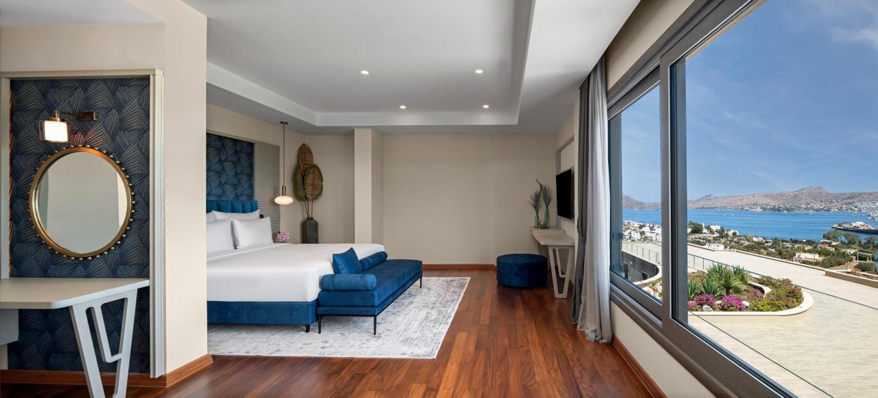 Sea View Deluxe Suite - Photo 2