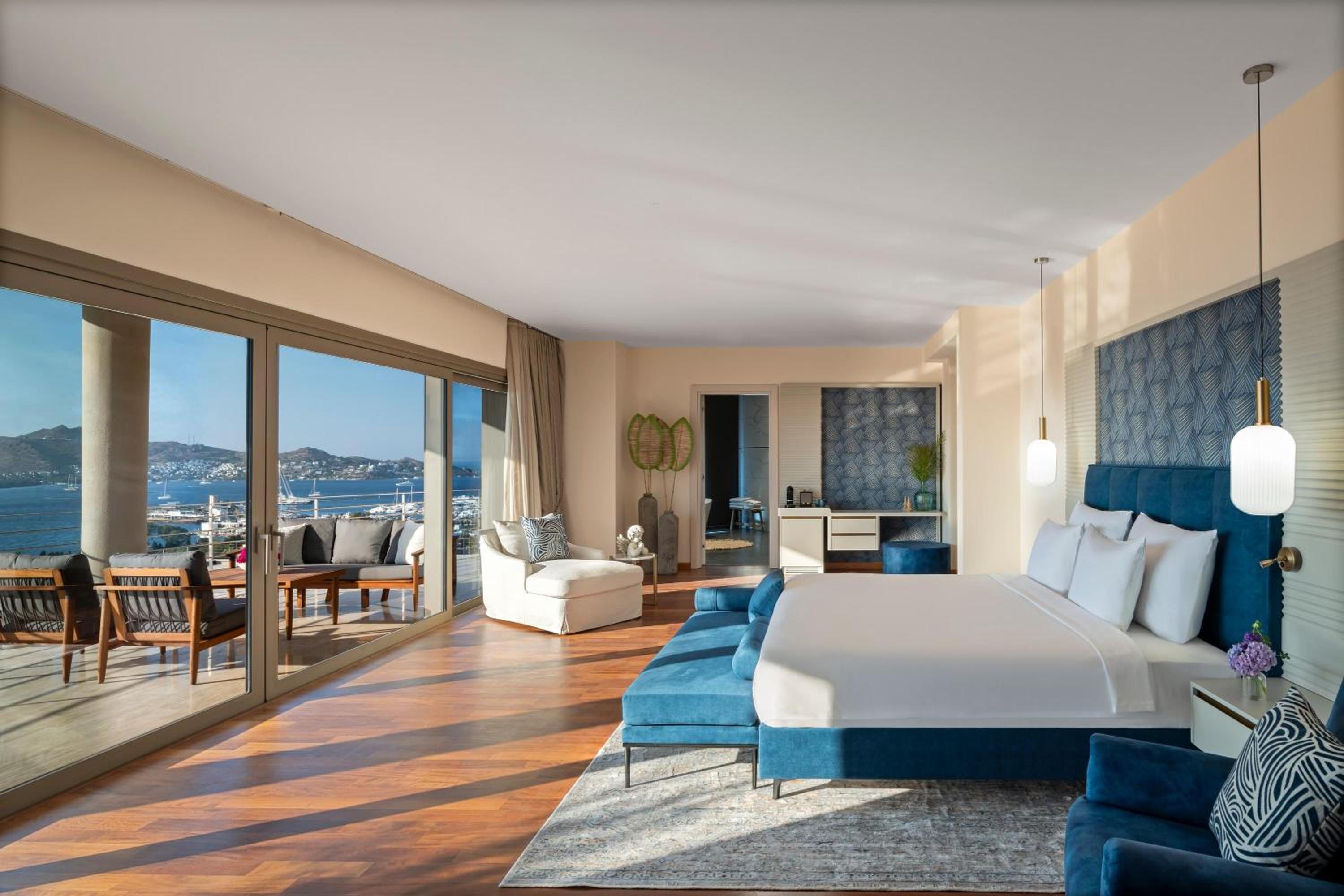Sea View Infinity Suite With Terrace