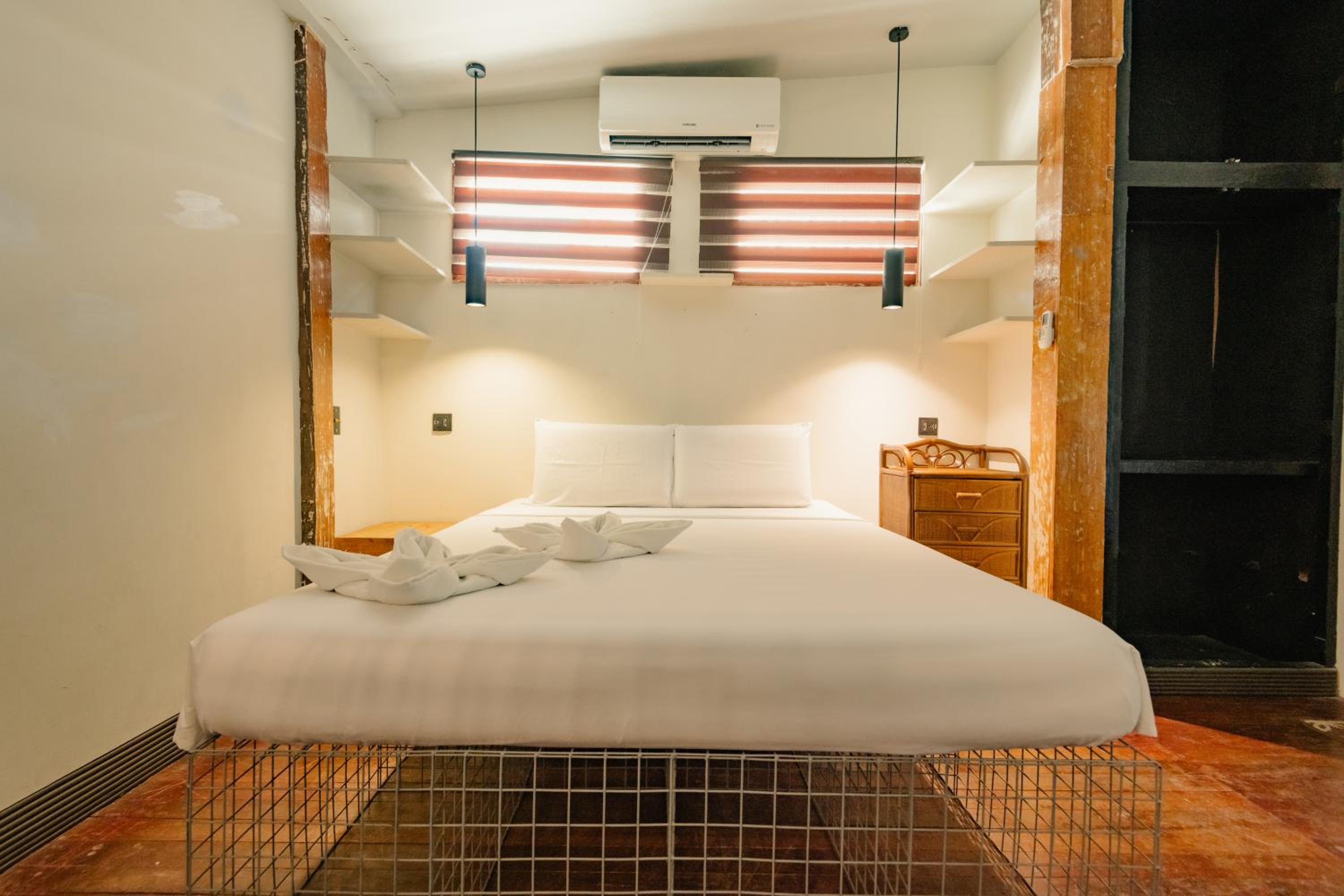 Deluxe Double Room - Photo 10