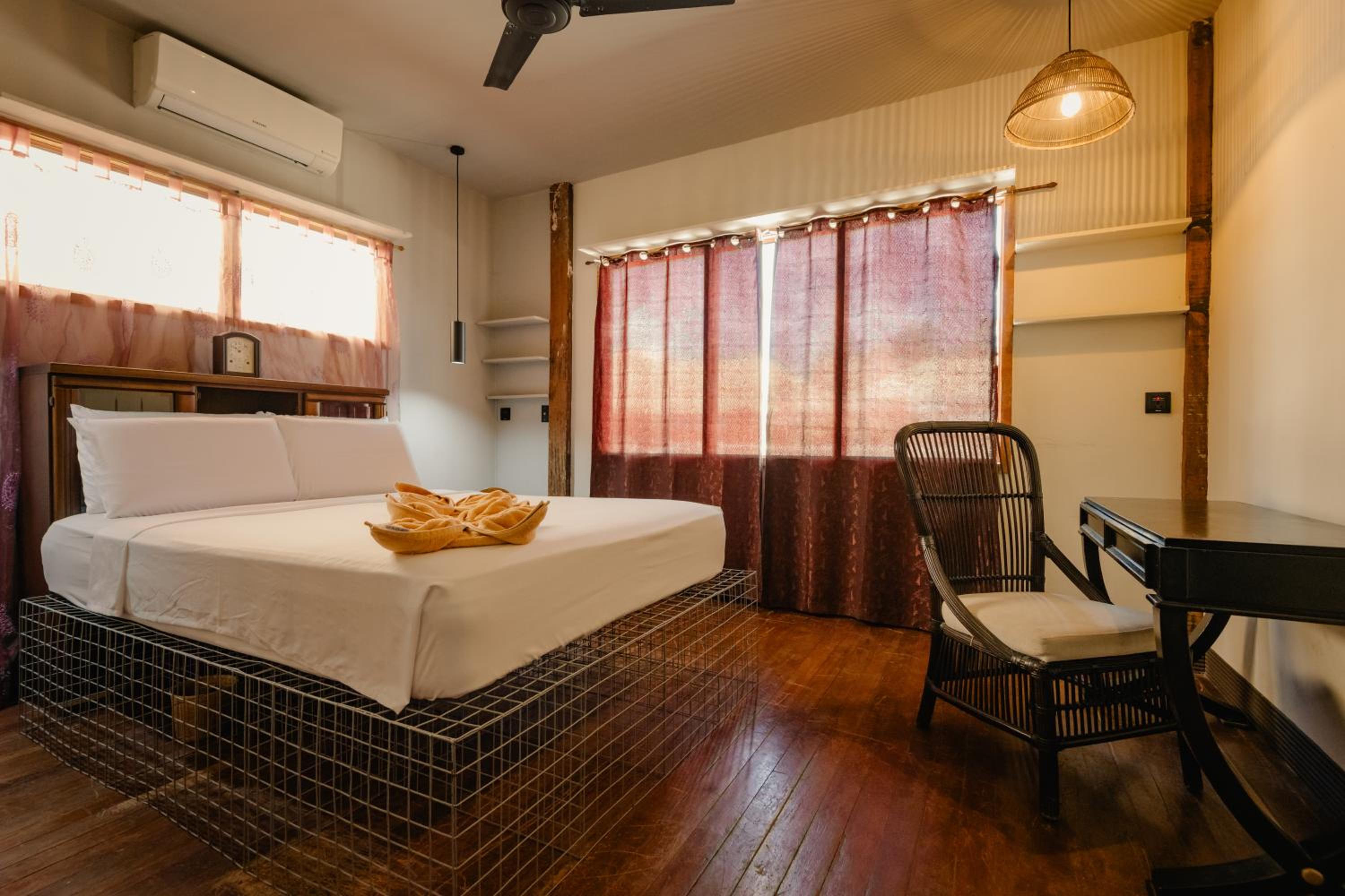 Deluxe Double Room - Photo 13
