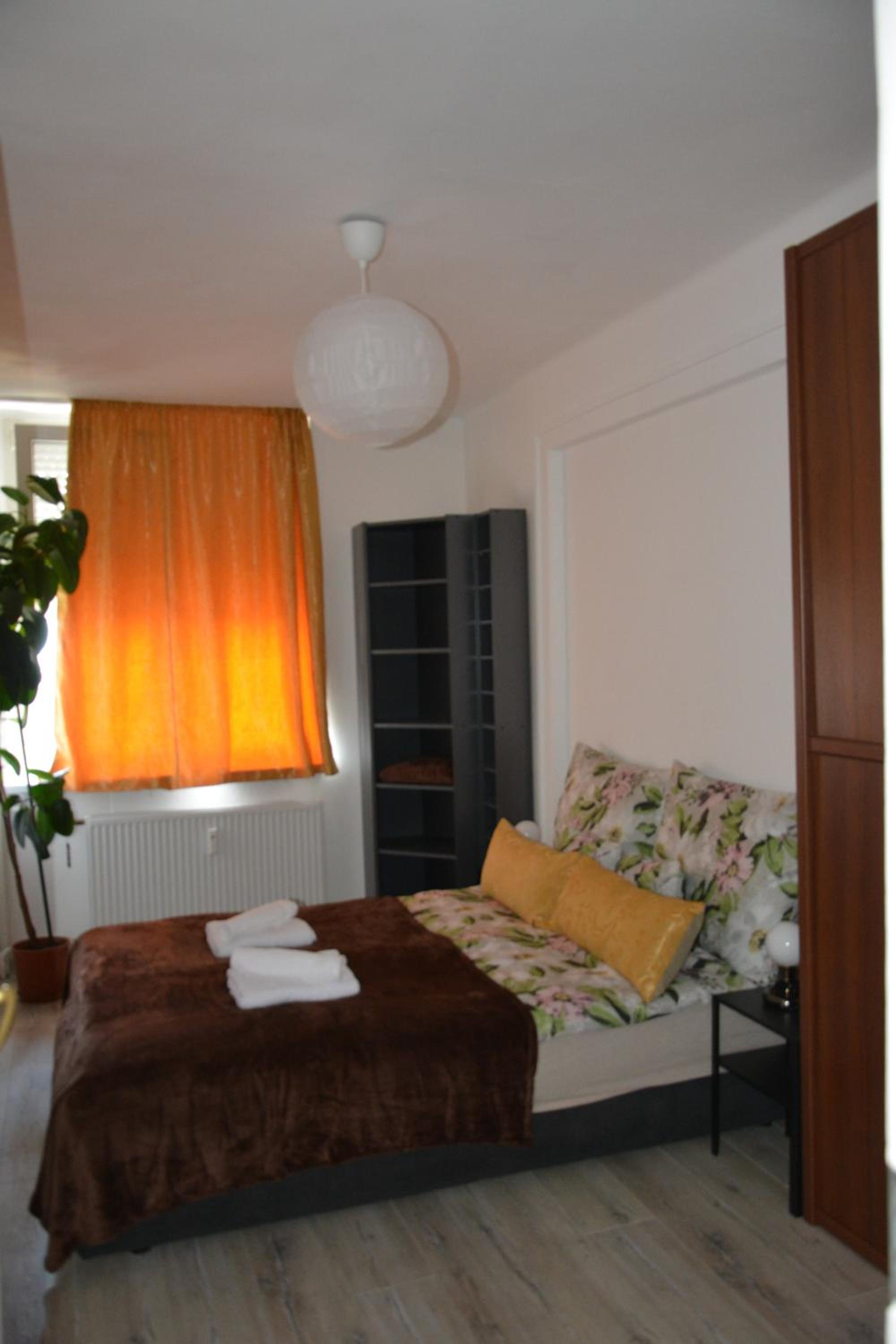 One-Bedroom Apartment photo 1