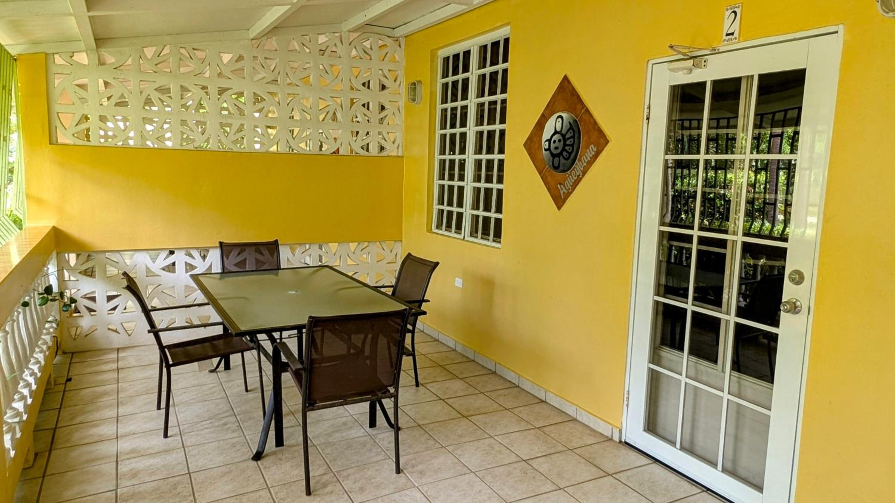 Deluxe Family Room photo 2