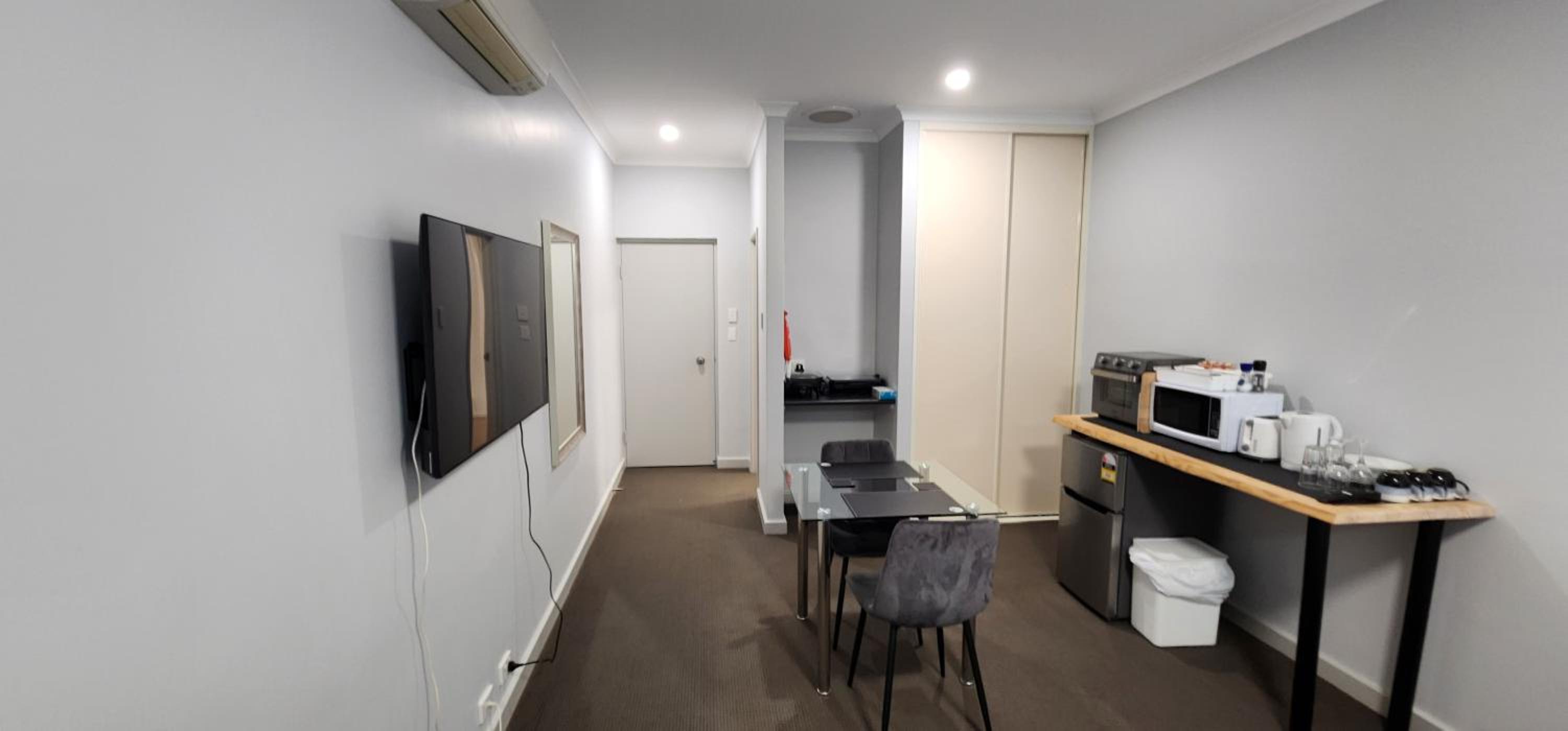 Deluxe King Studio photo 2