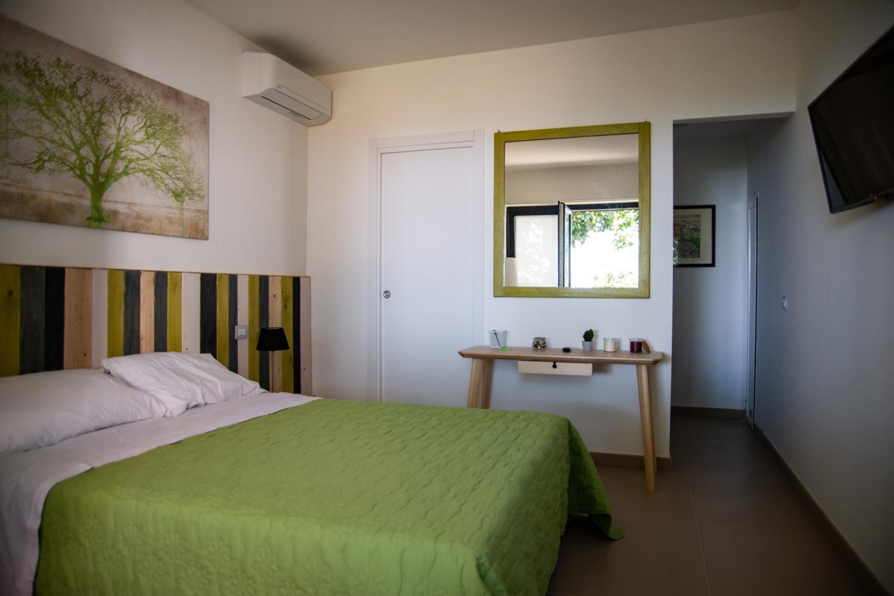 Standard Double Room photo 2