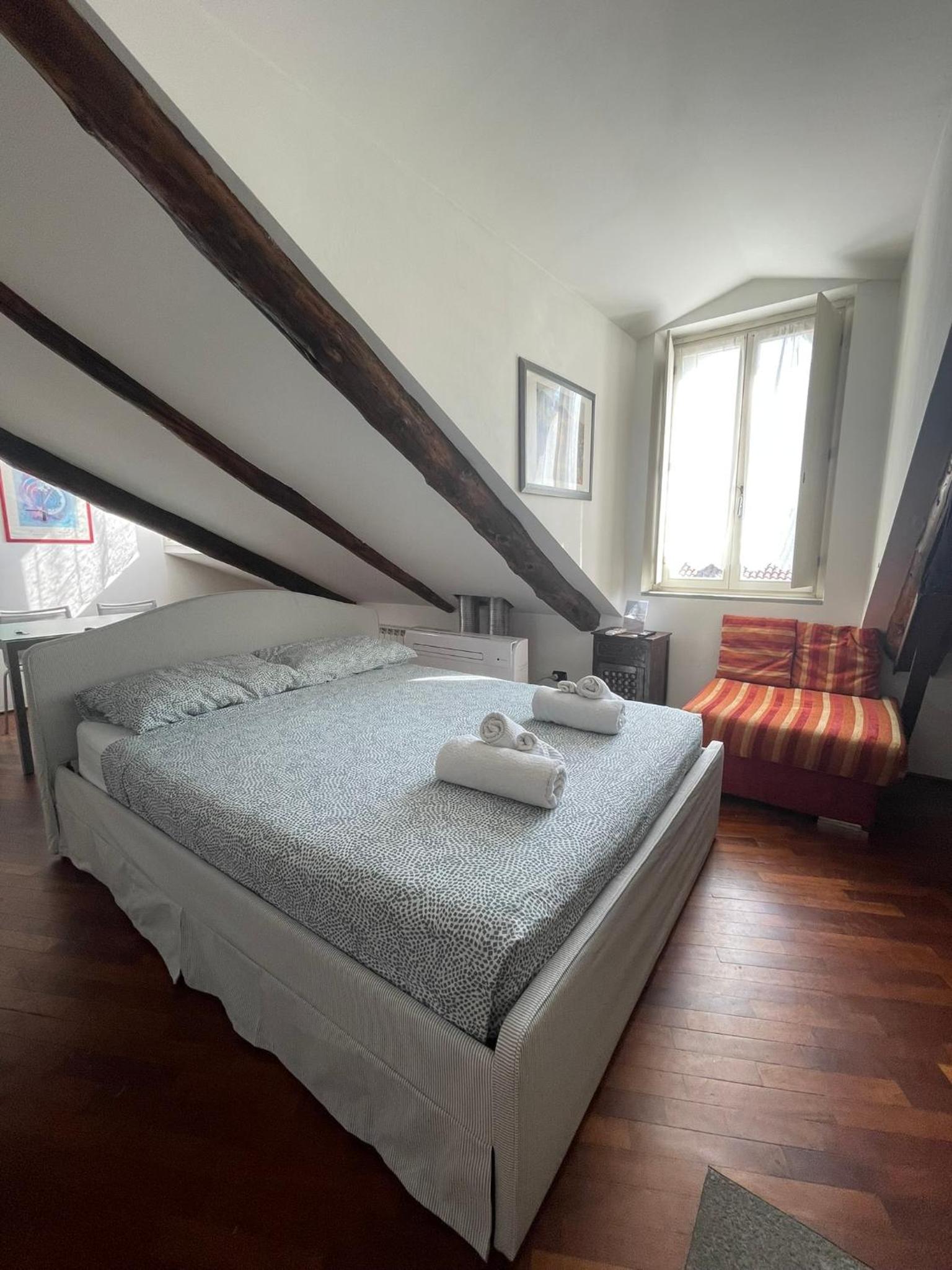 Studio Apartment - Photo 14