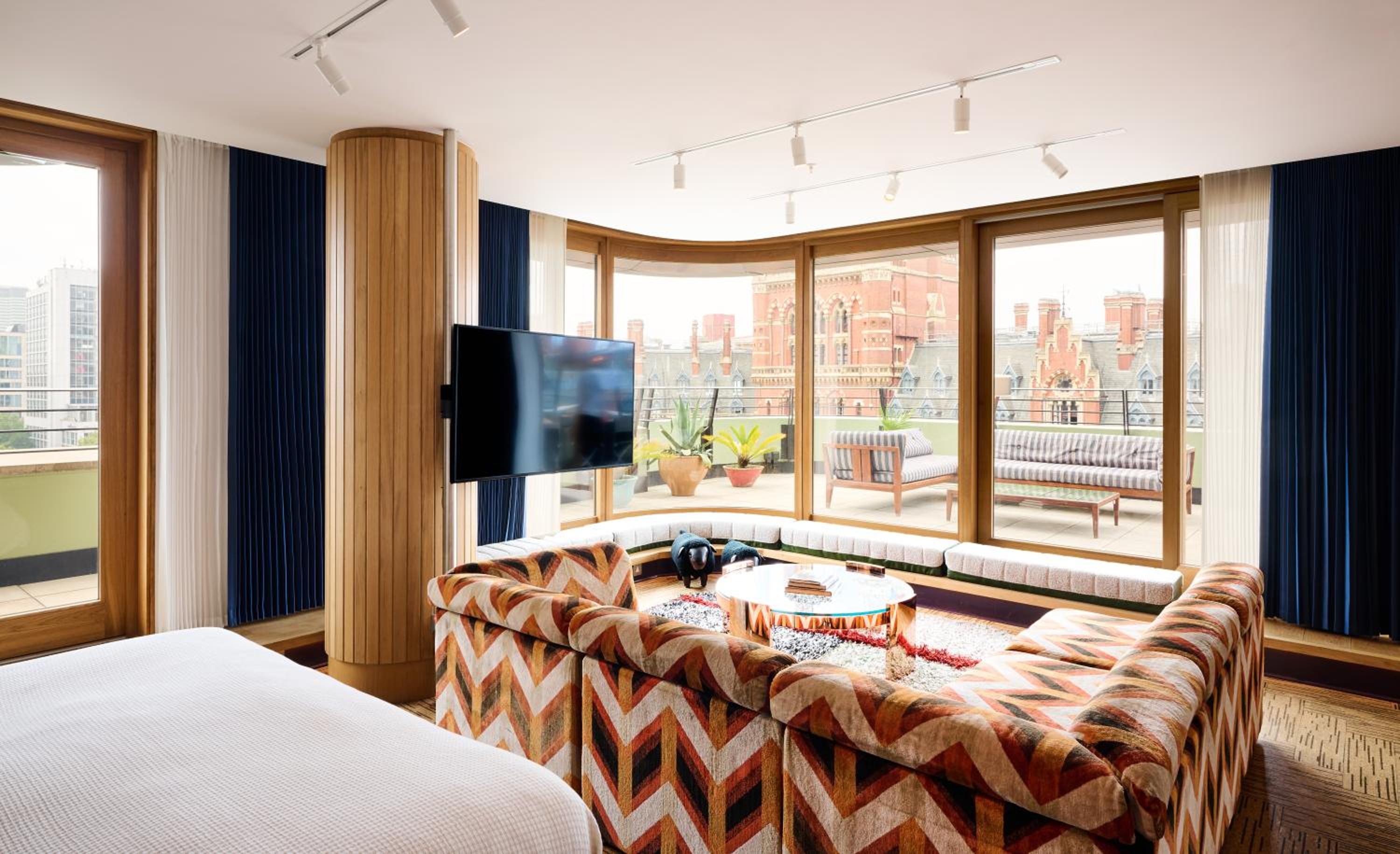 Deluxe Studio Suite with Wraparound Terrace