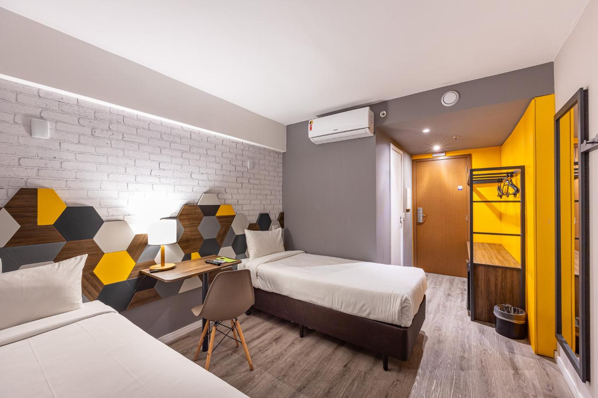 Twin Room - Photo 1