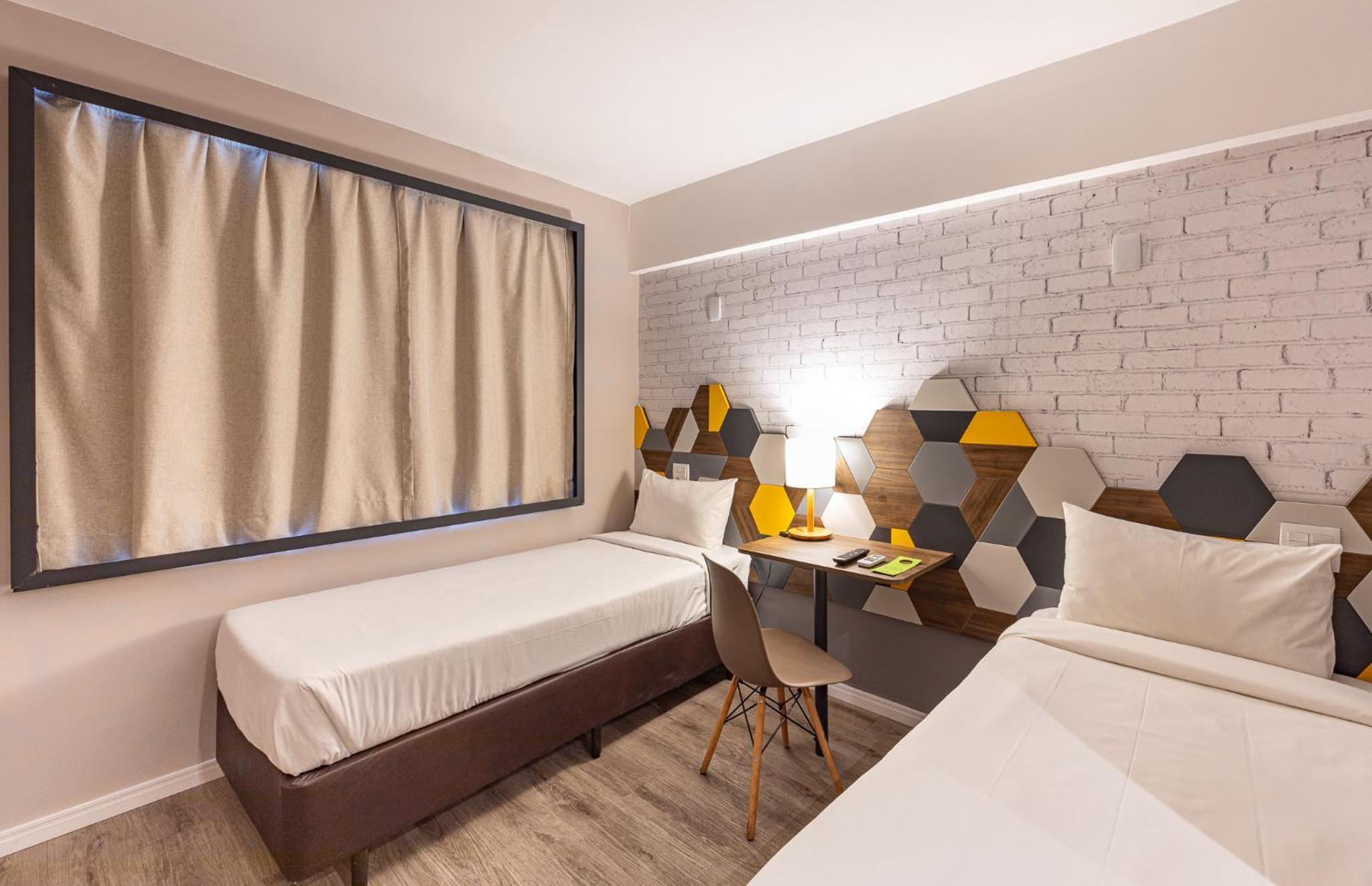 Twin Room - Photo 5