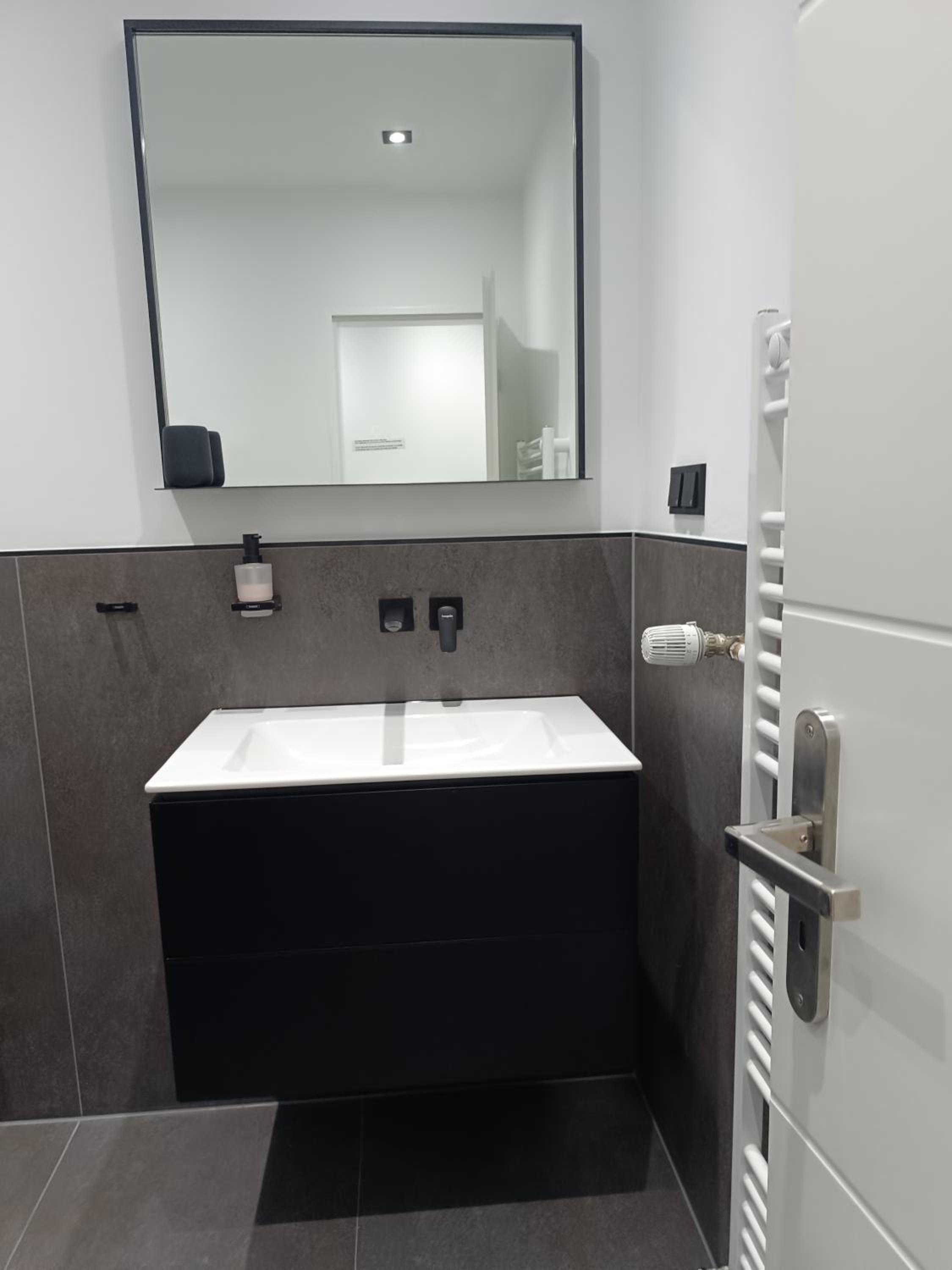 One-Bedroom Apartment - Photo 20