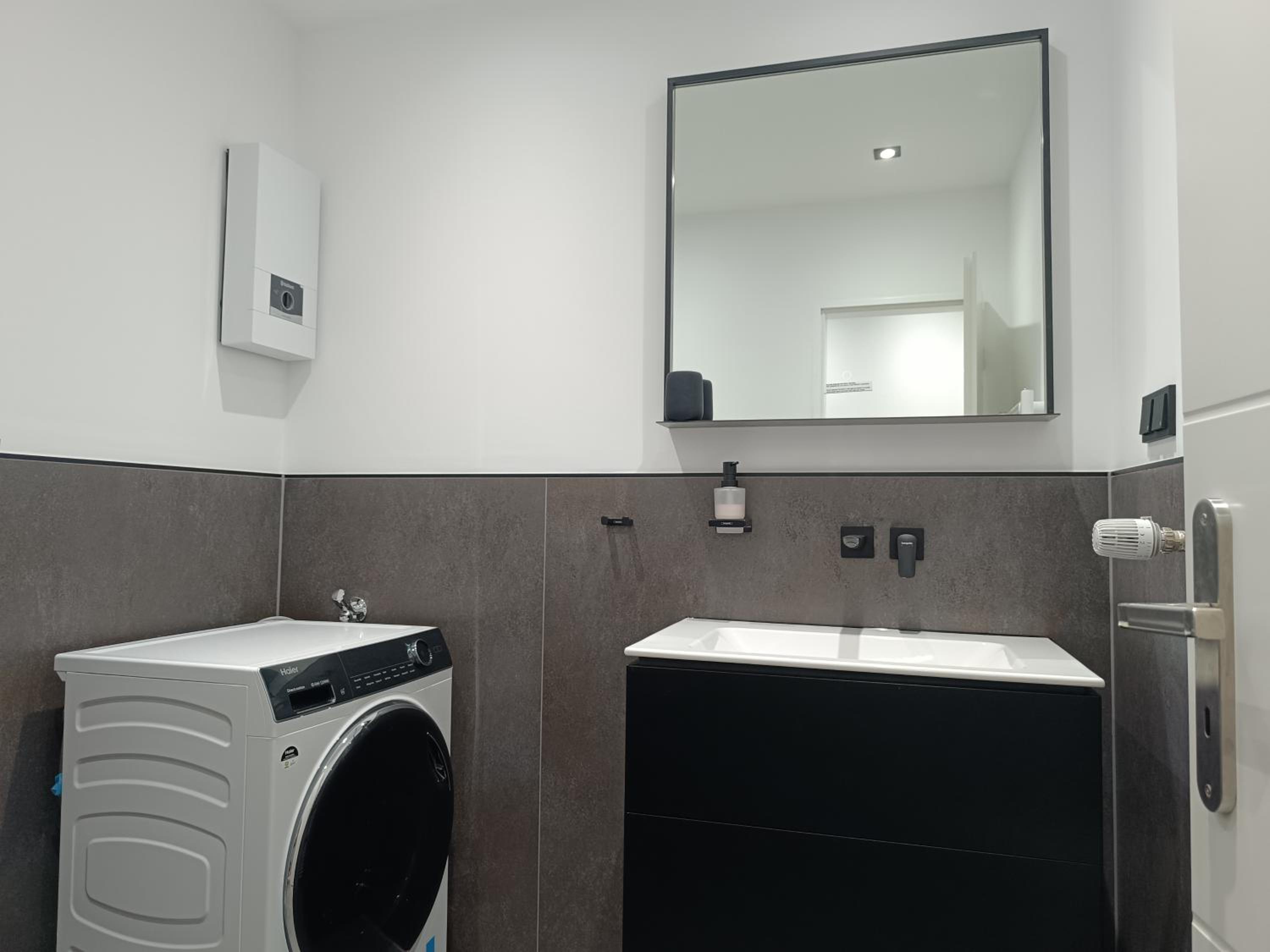 One-Bedroom Apartment - Photo 24
