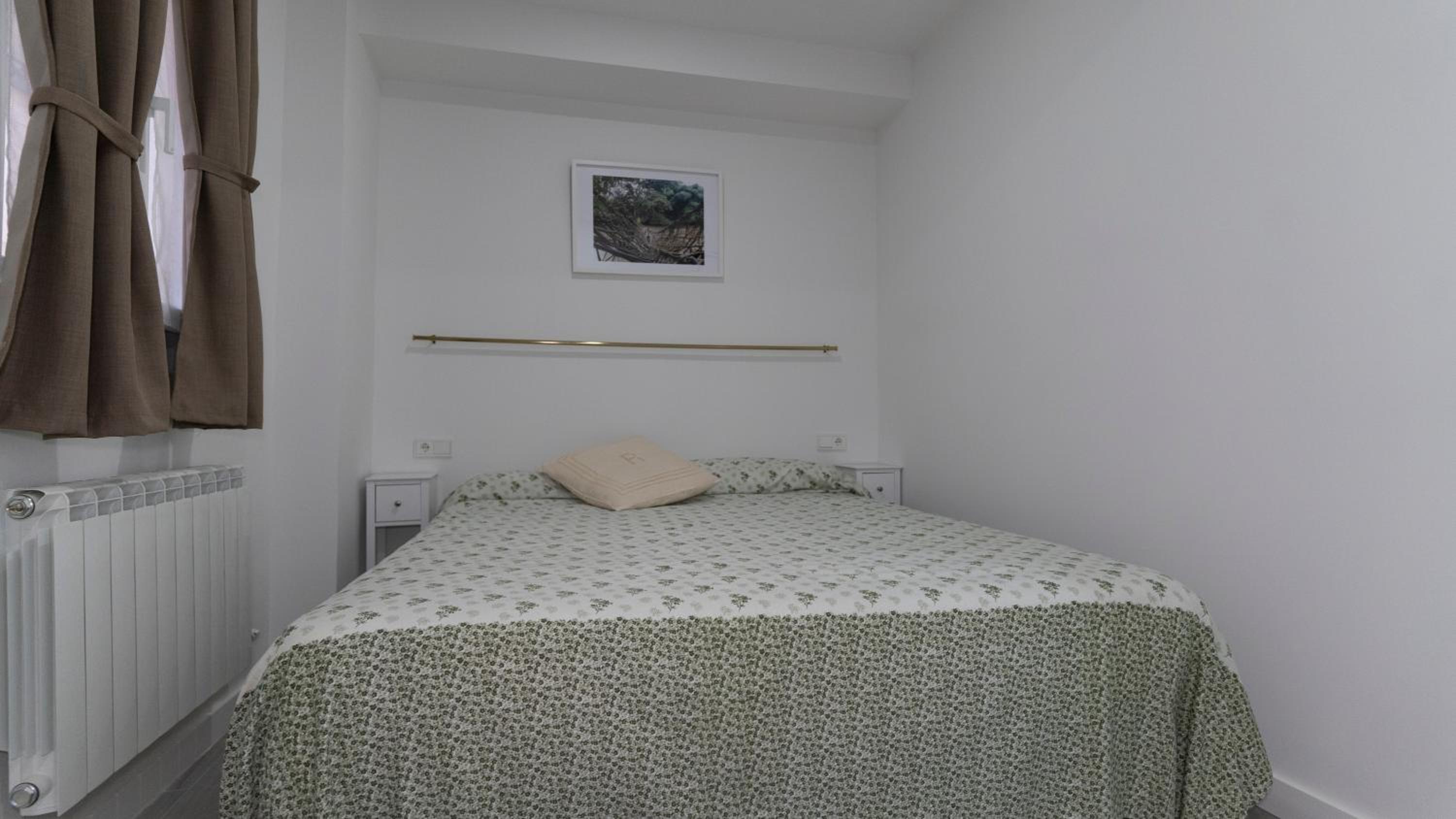 Three-Bedroom Apartment photo 2