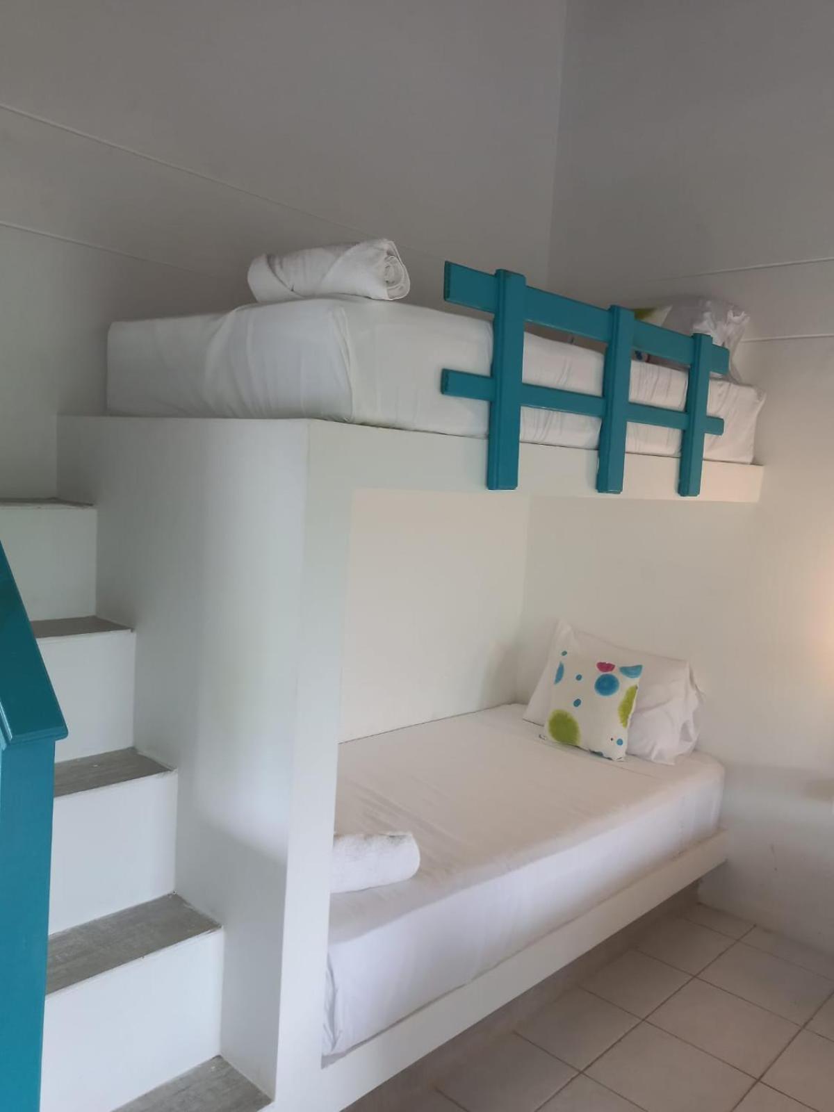 Seven-Bedroom House photo 1
