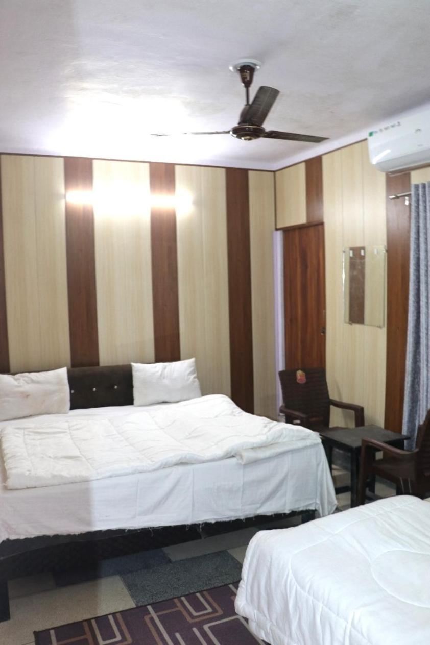 Budget Double Room photo 3