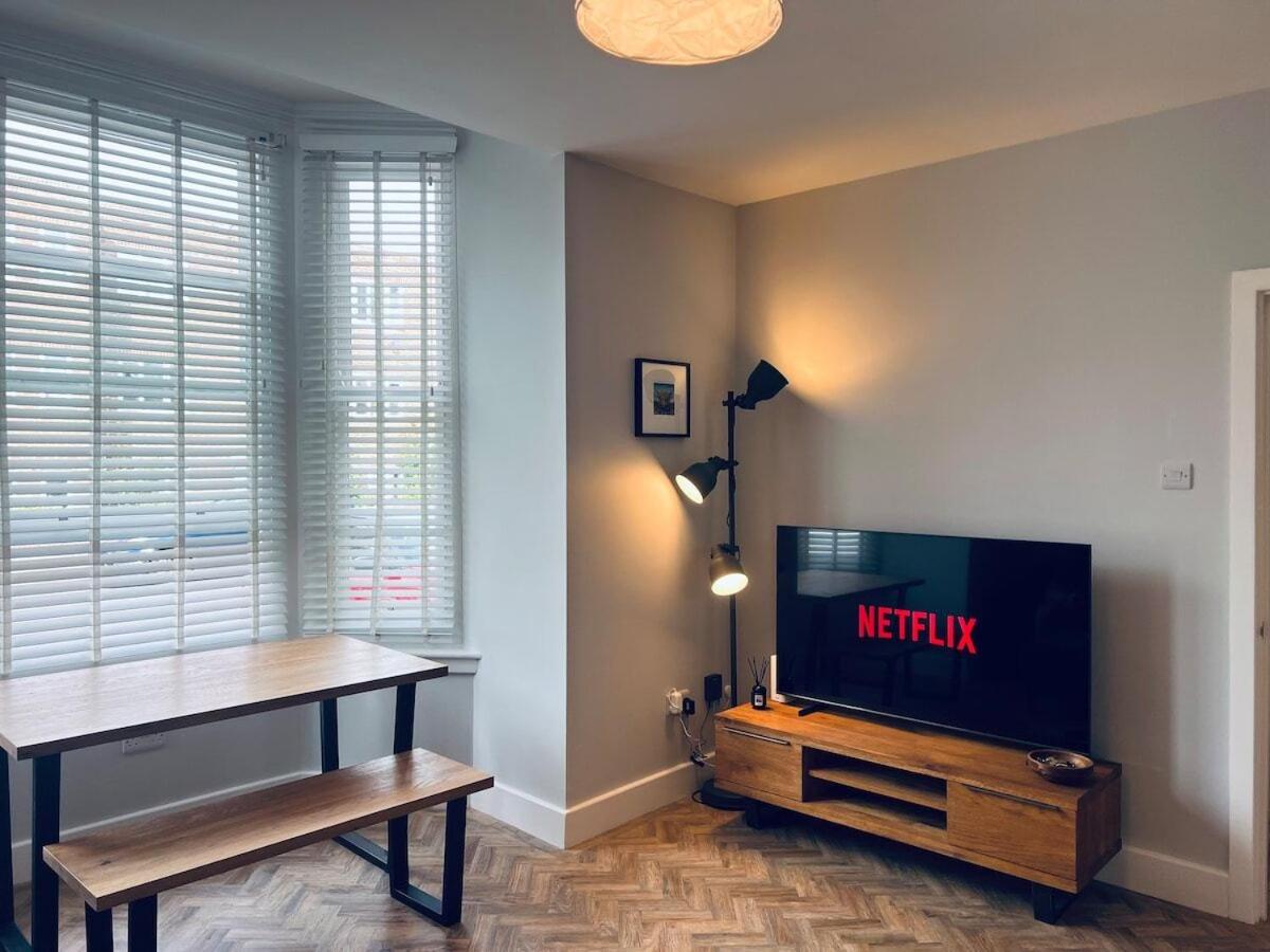 One-Bedroom Apartment photo 3