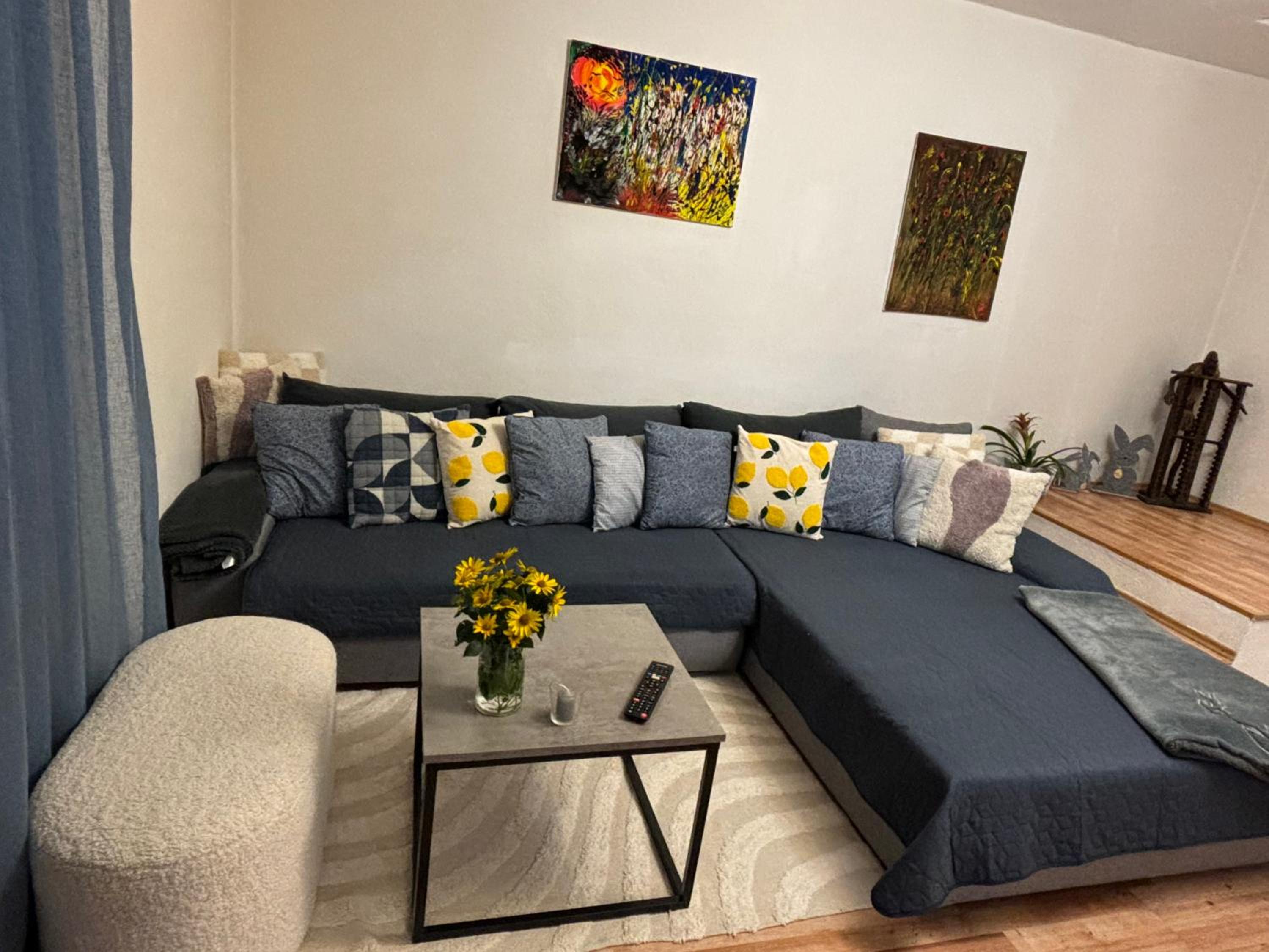 Two-Bedroom House - Photo 12